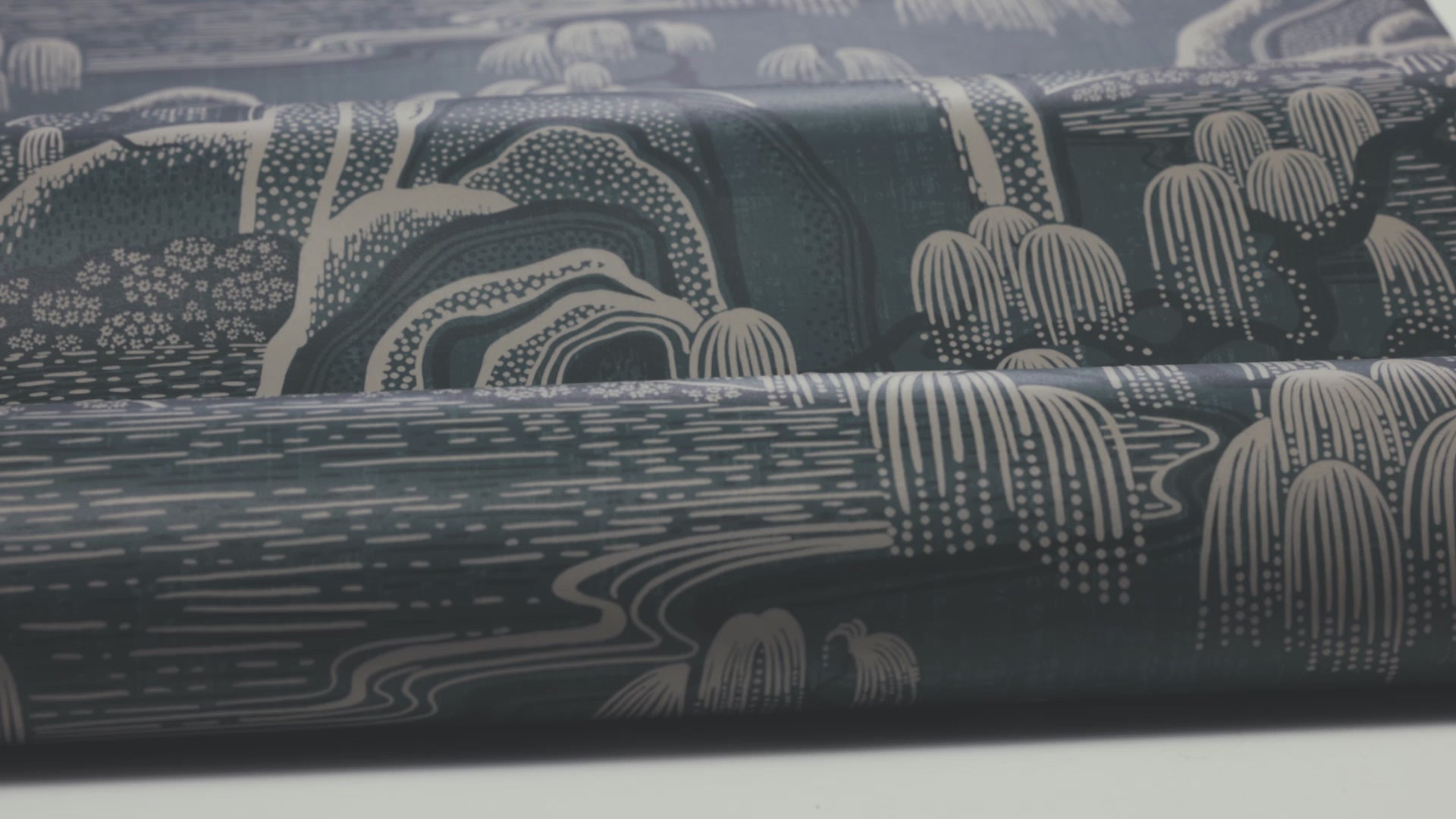 Vliesbehang met landschap INDIGO GARDEN marineblauw met beige