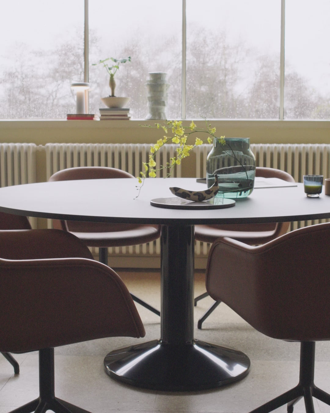 Ronde tafel MIDST zwart