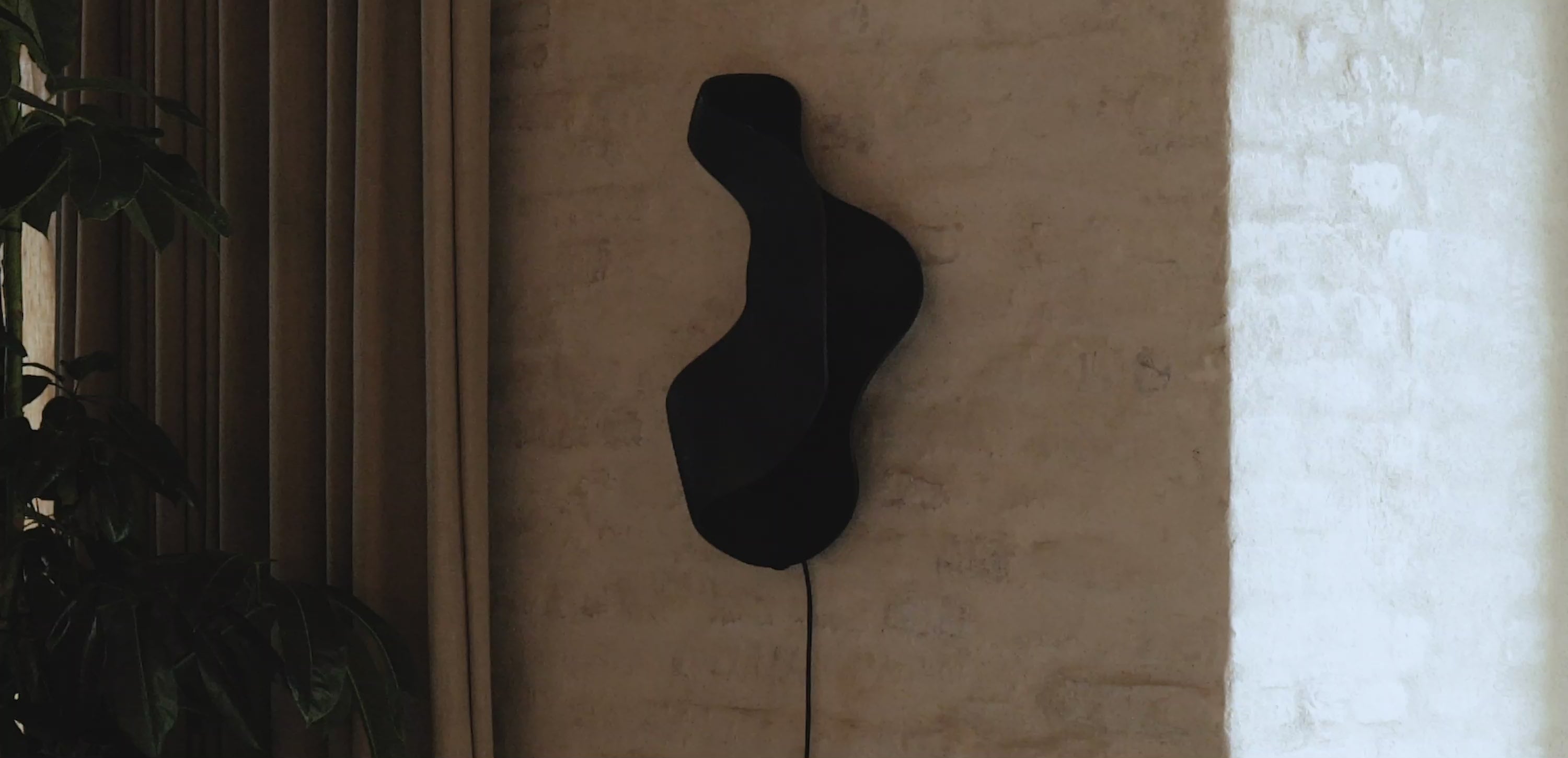 Lampa ścienna OYSTER czarny