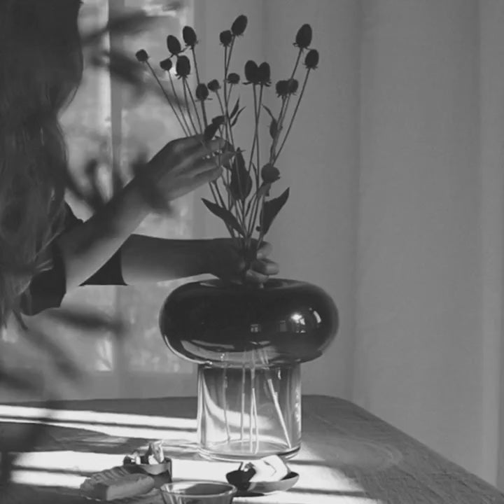 Vase ORIO schwarzes Glas mundgeblasen