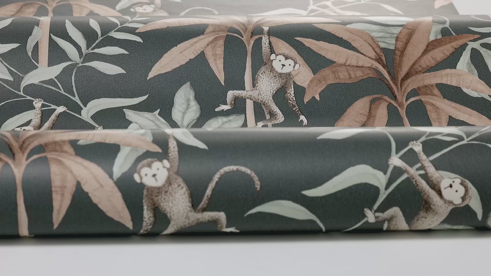 Kinder-Tapete mit Dschungelmotiv JUNGLE FRIENDS in Marineblau