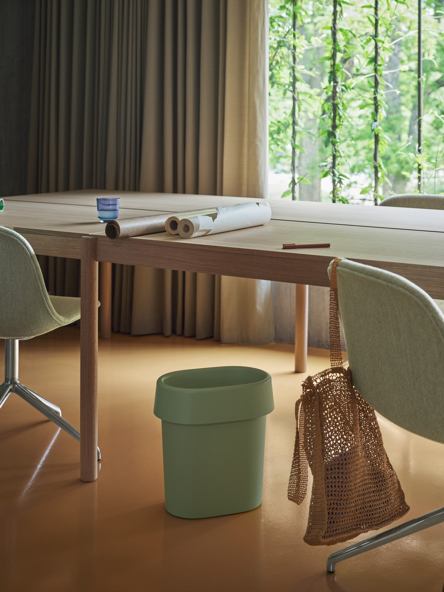 Bürotisch LINEAR SYSTEM - KONFIGURATION 1 Eichenfurnier