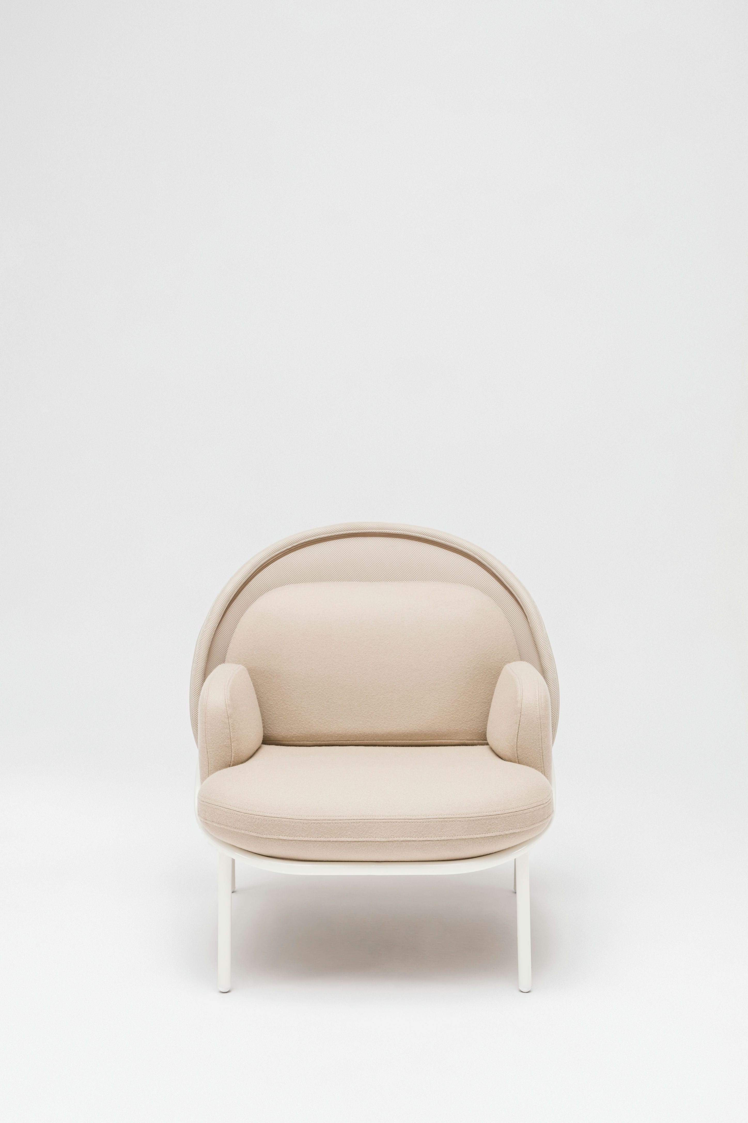 Fotel z niskim oparciem MESH beżowy