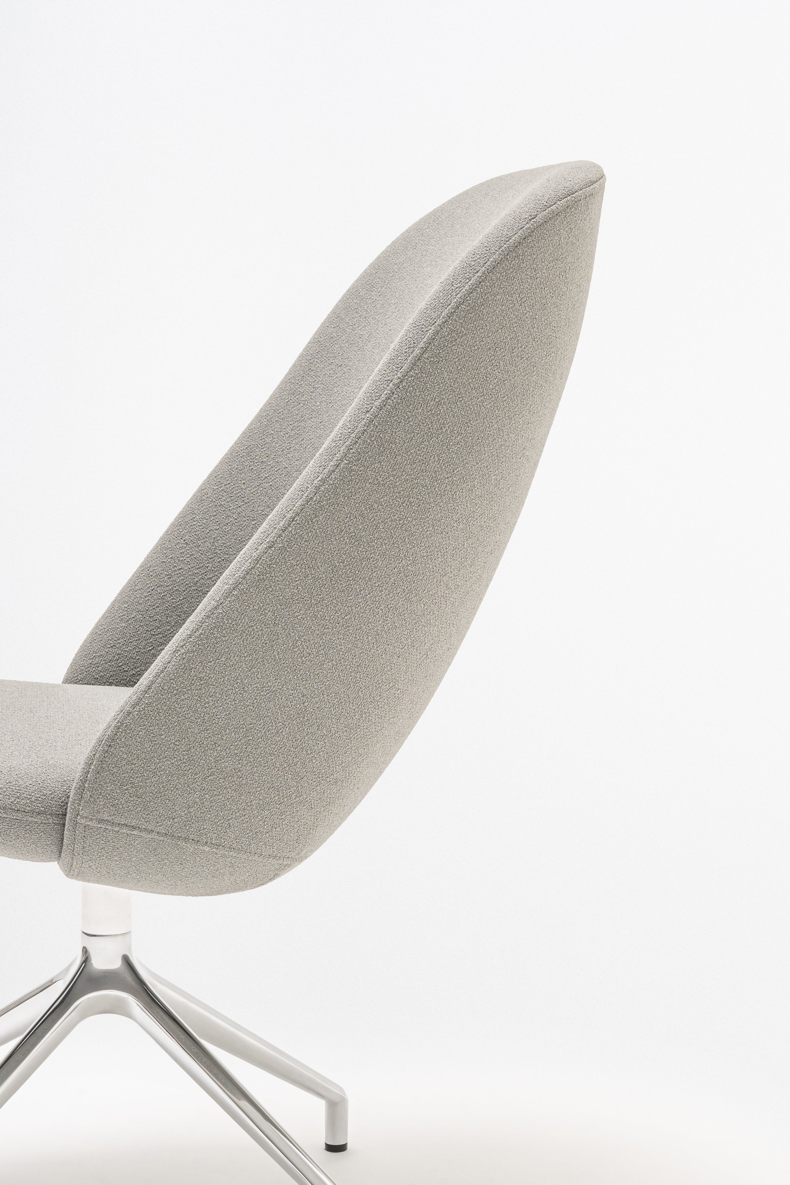 Fotel z wysokim oparciem PARALEL aluminium polerowane