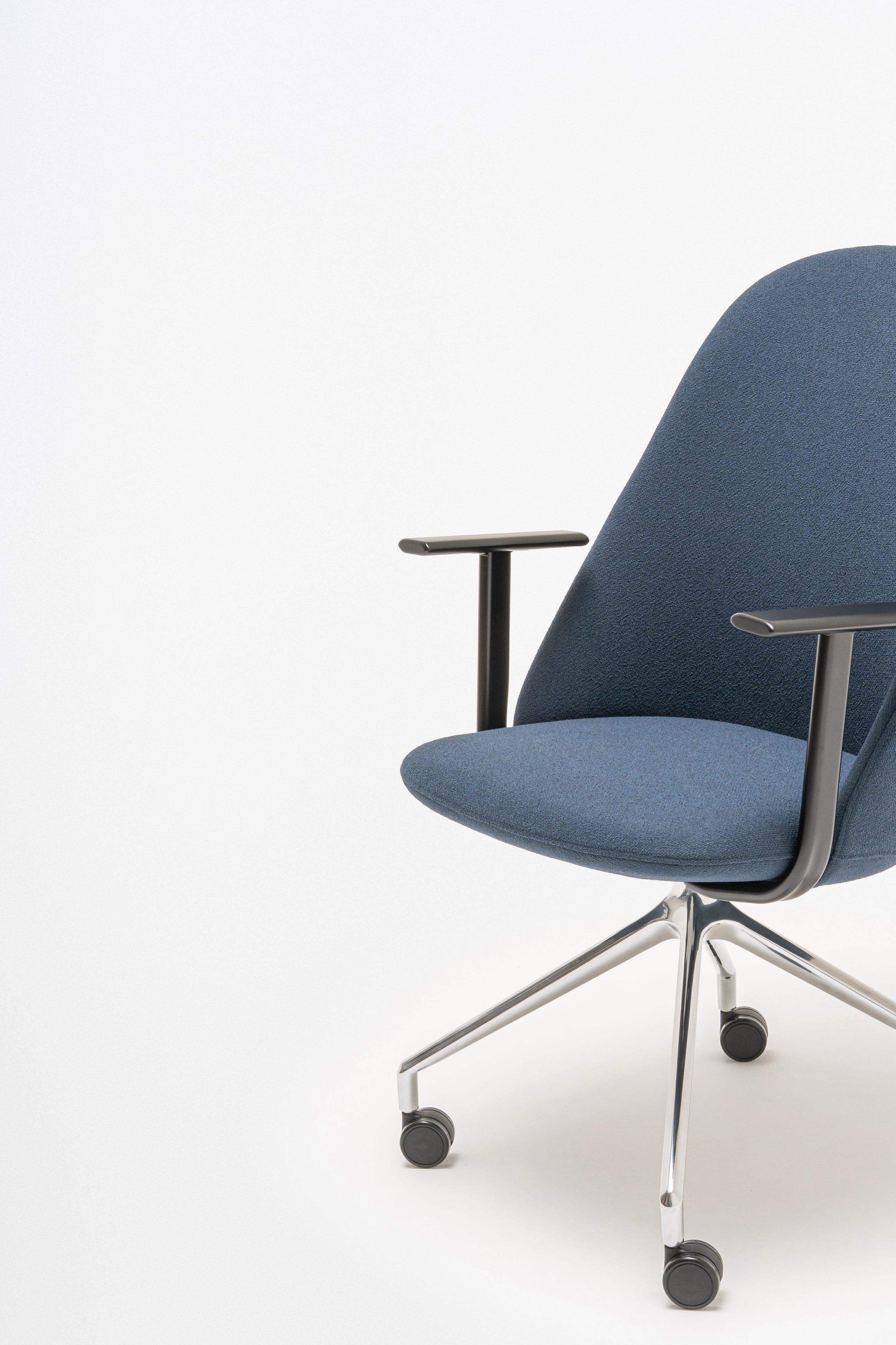 Fotel z wysokim oparciem PARALEL aluminium polerowane