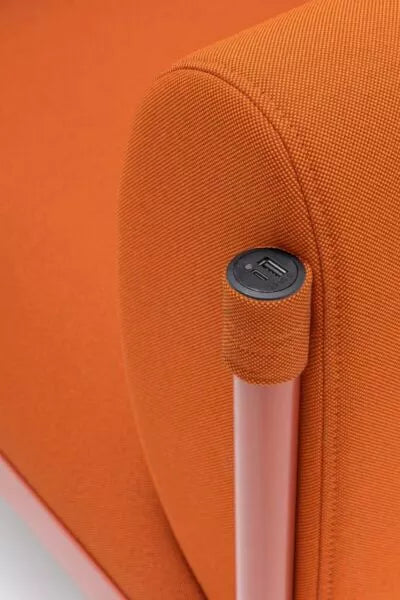 Sofa 3-osobowa niska STILT tapicerowana