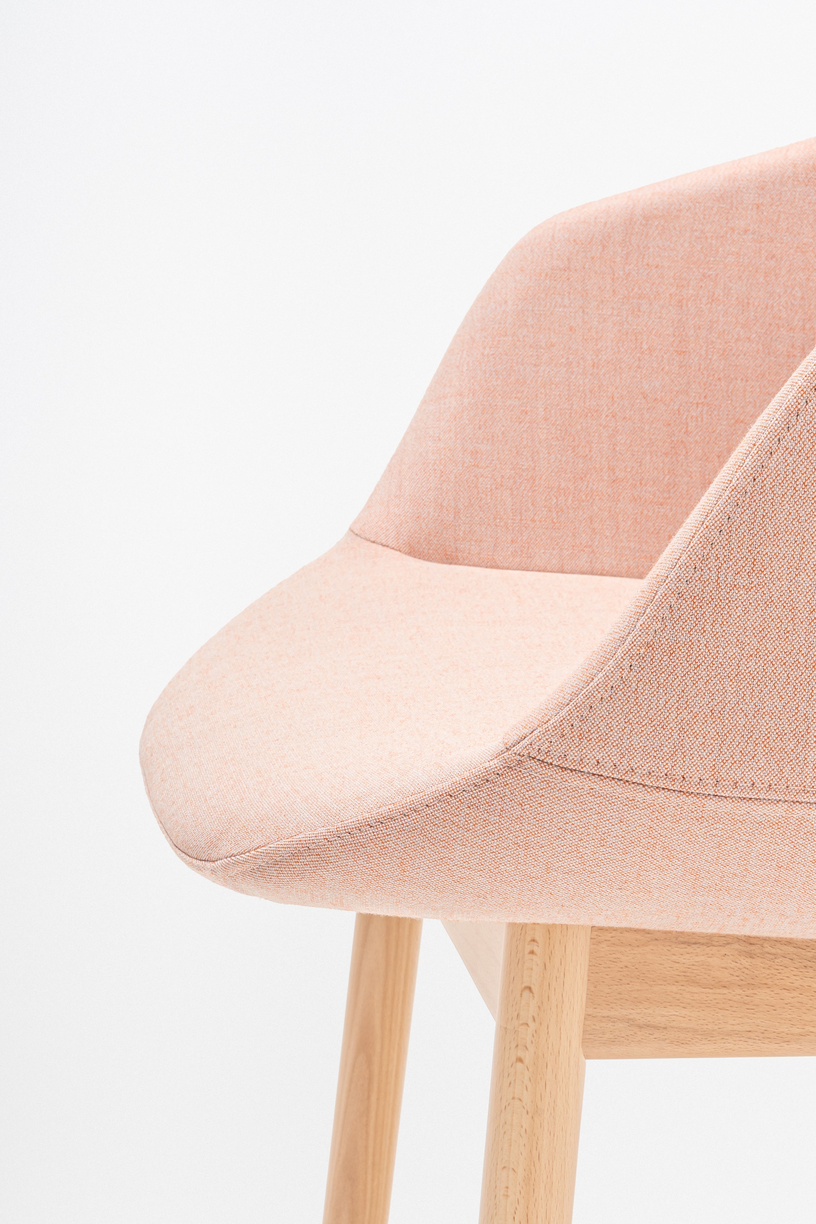 Stuhl Ultra -Holzbasis