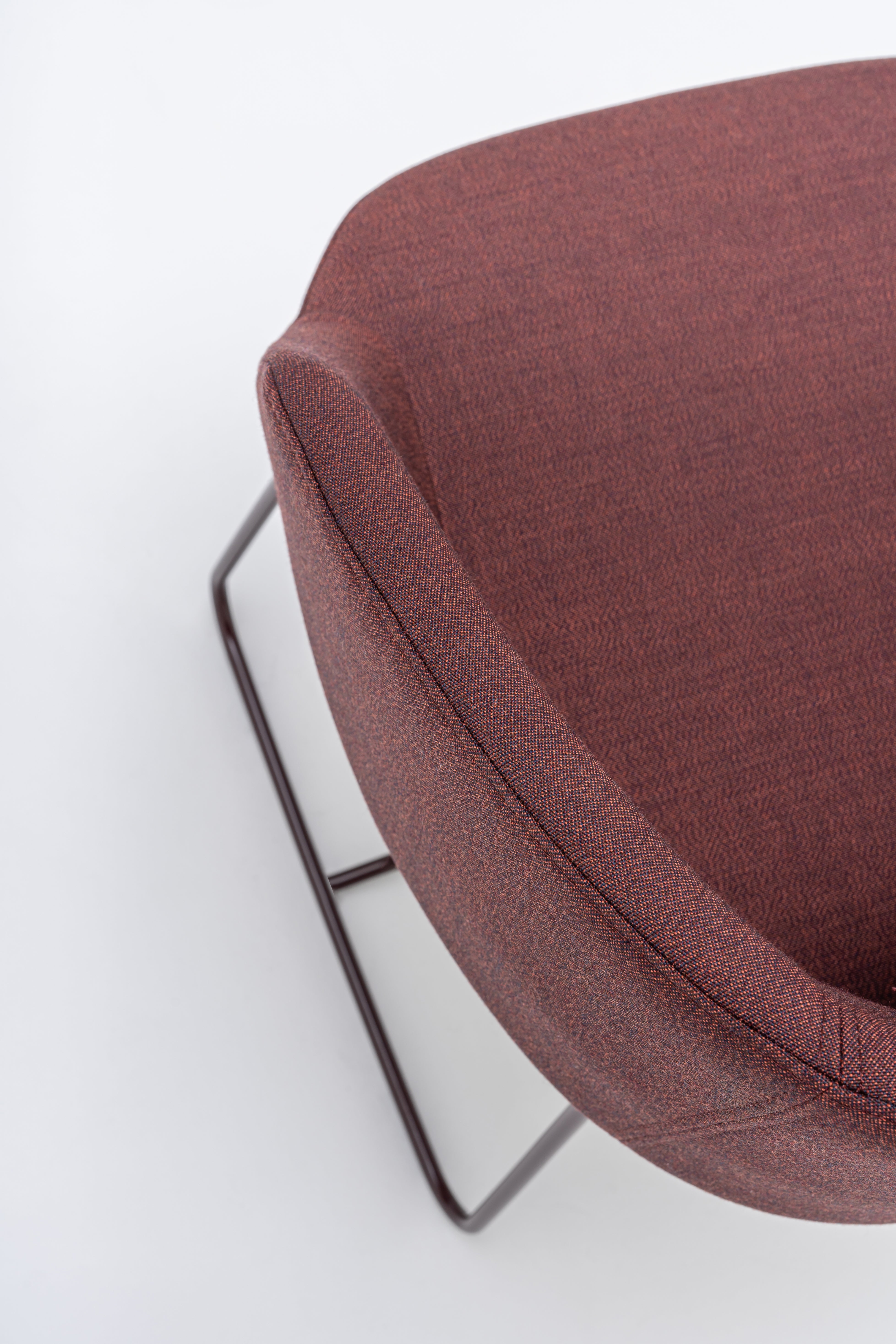 Krzesło ULTRA podstawa płoza ze stopkami na powierzchnię miękką