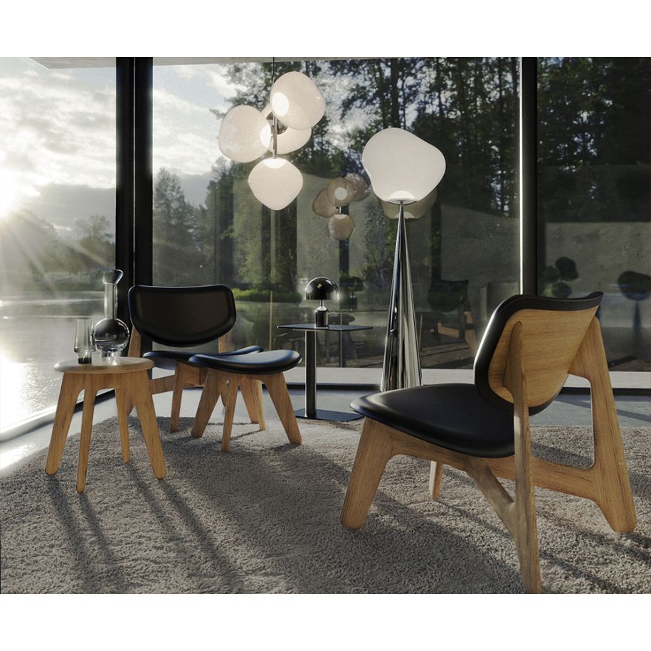 Slab armchair black leather with an oak base