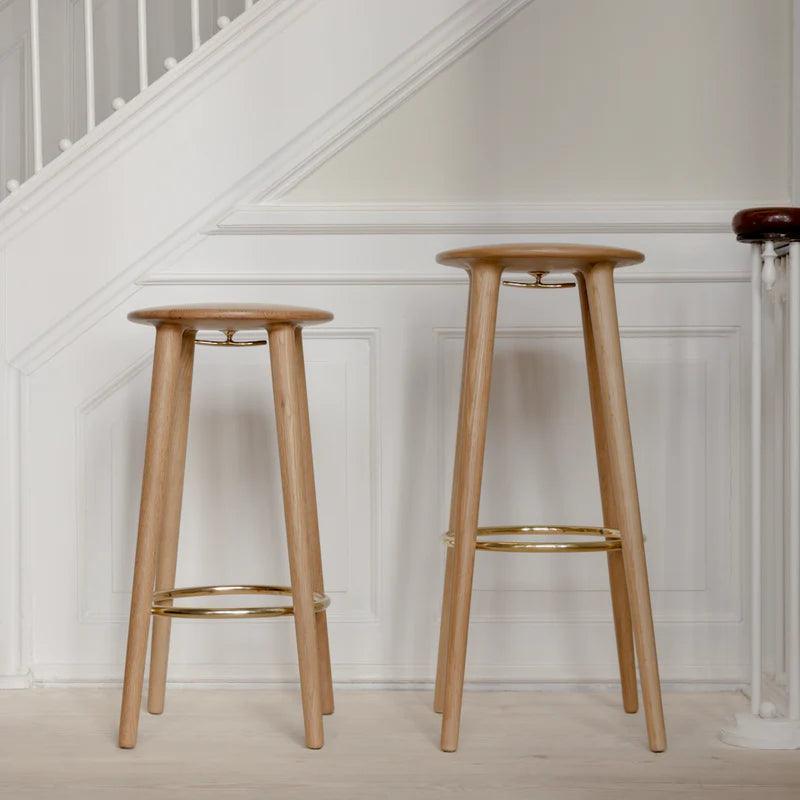 Stołek barowy THE SOCIALITE czarny UMAGE    Eye on Design