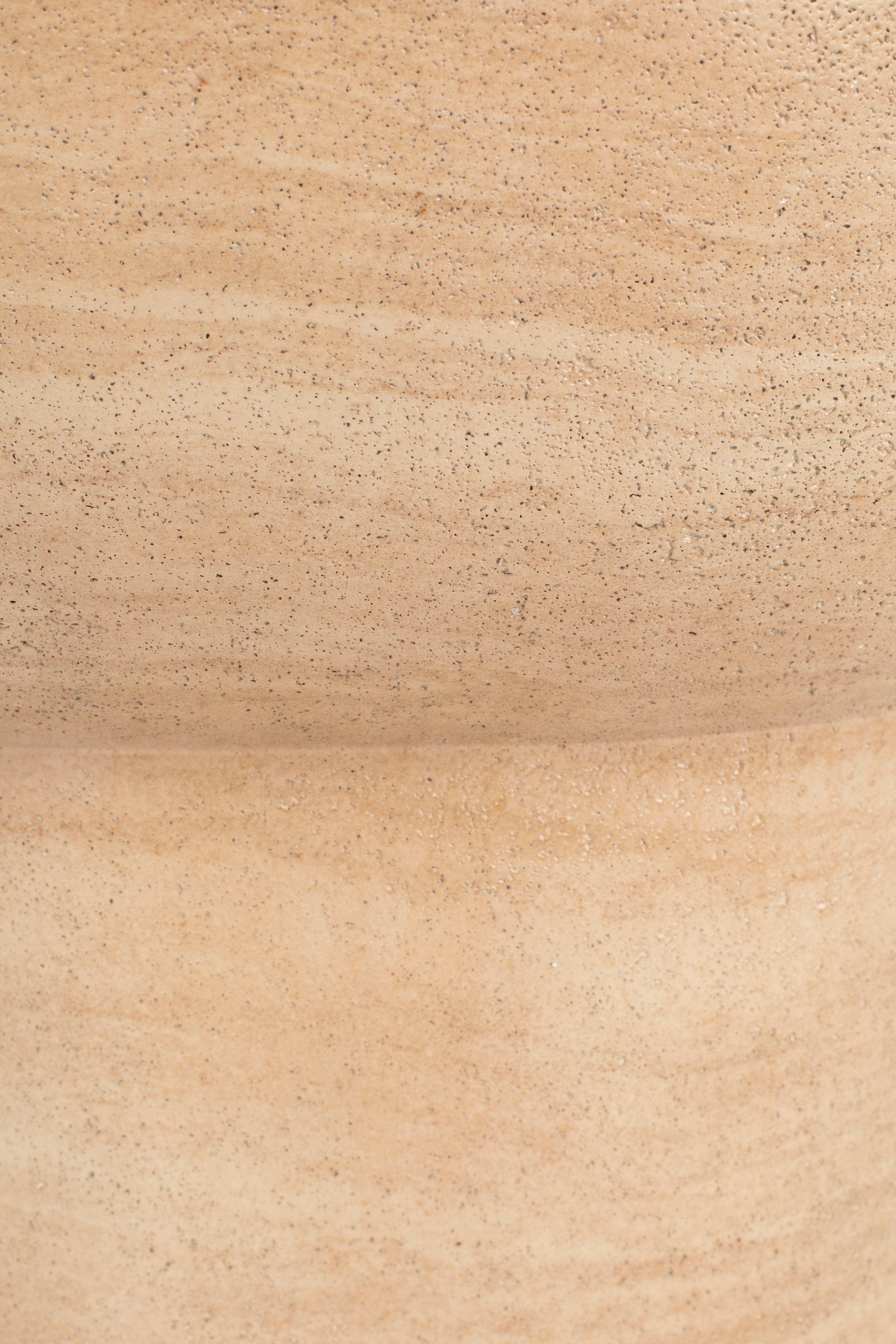 Stolik boczny okrągły NOBLE beżowy Zuiver    Eye on Design