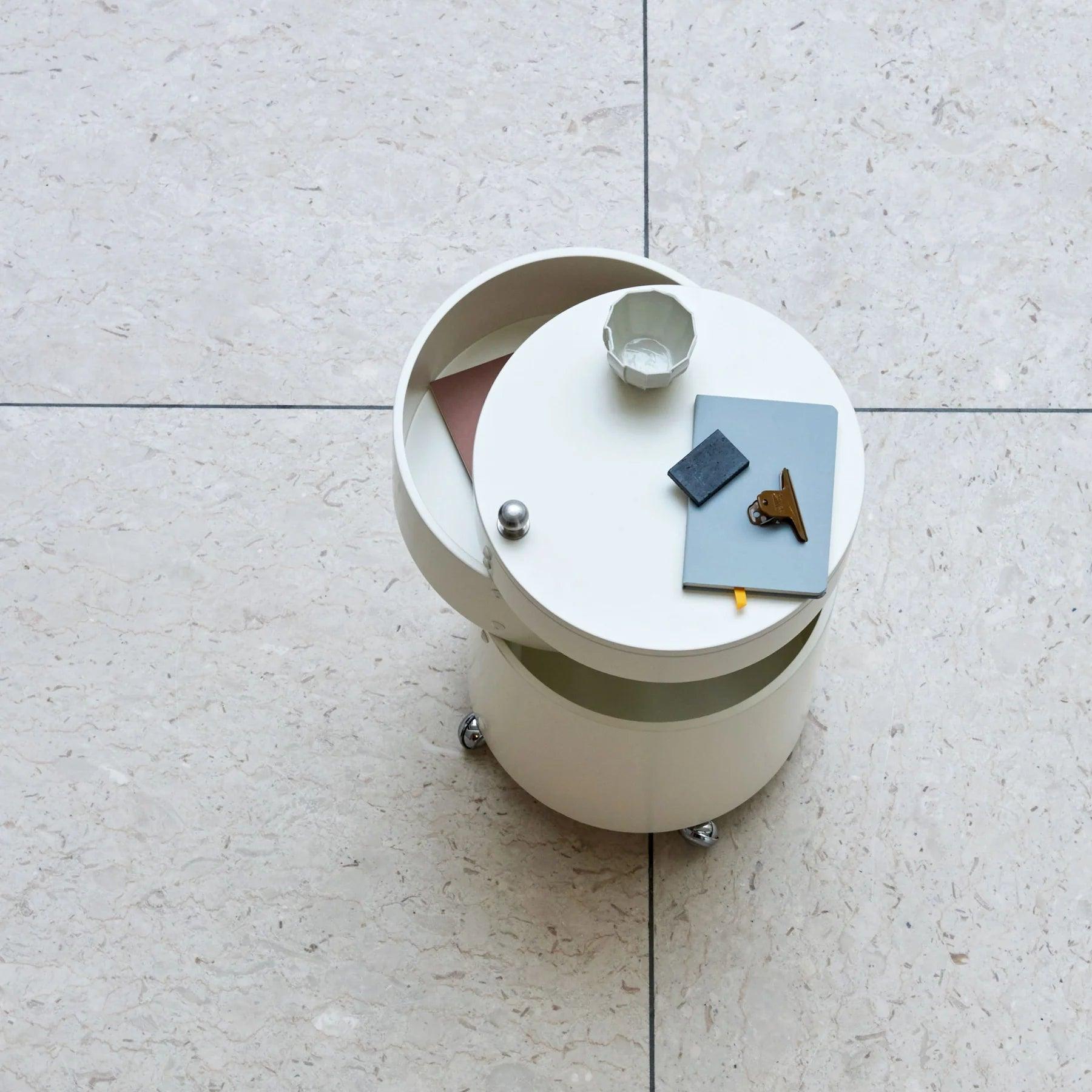 Stolik na kółkach BARBOY biały Verpan    Eye on Design