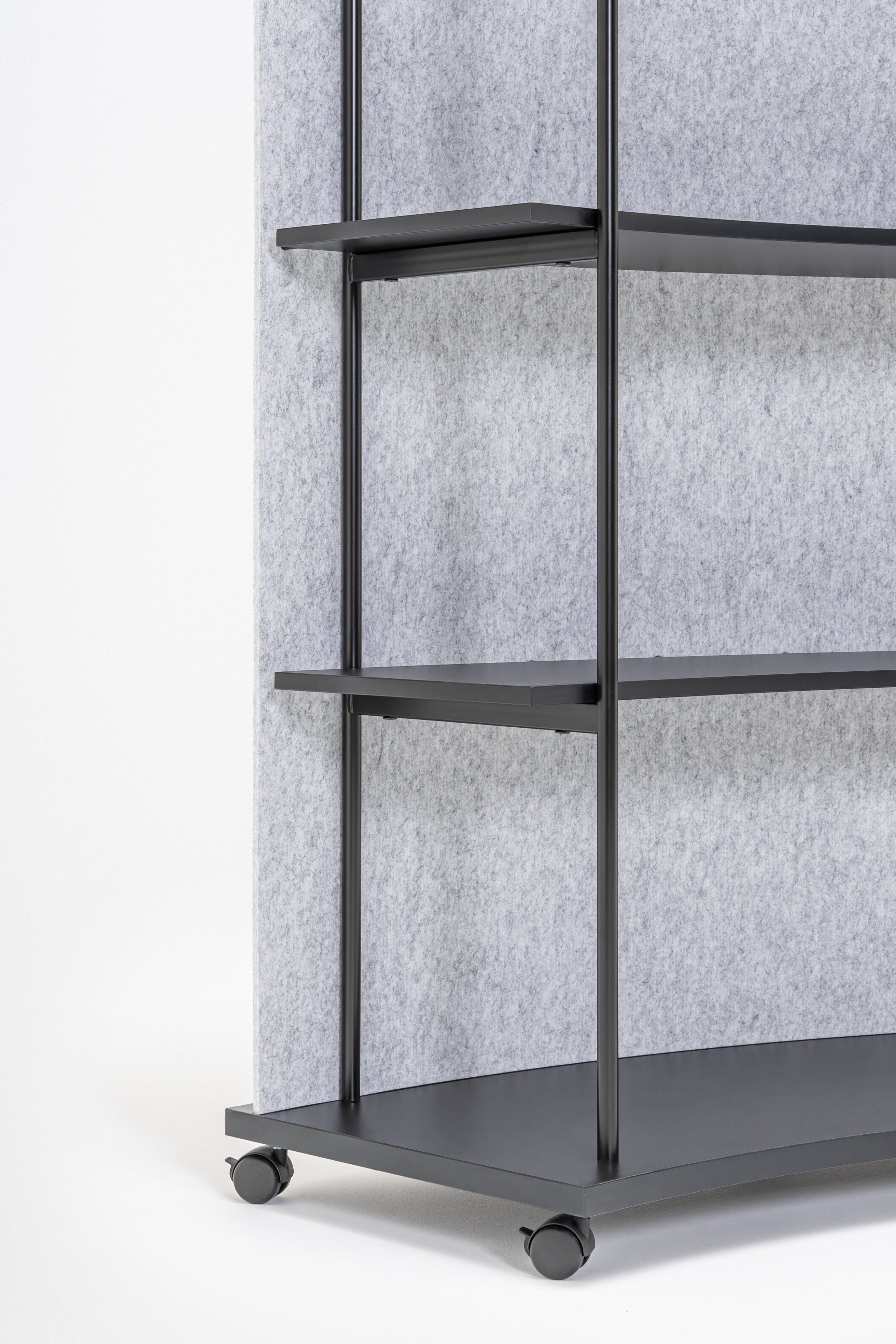 Stalen rek TANCA achterkant van vilt