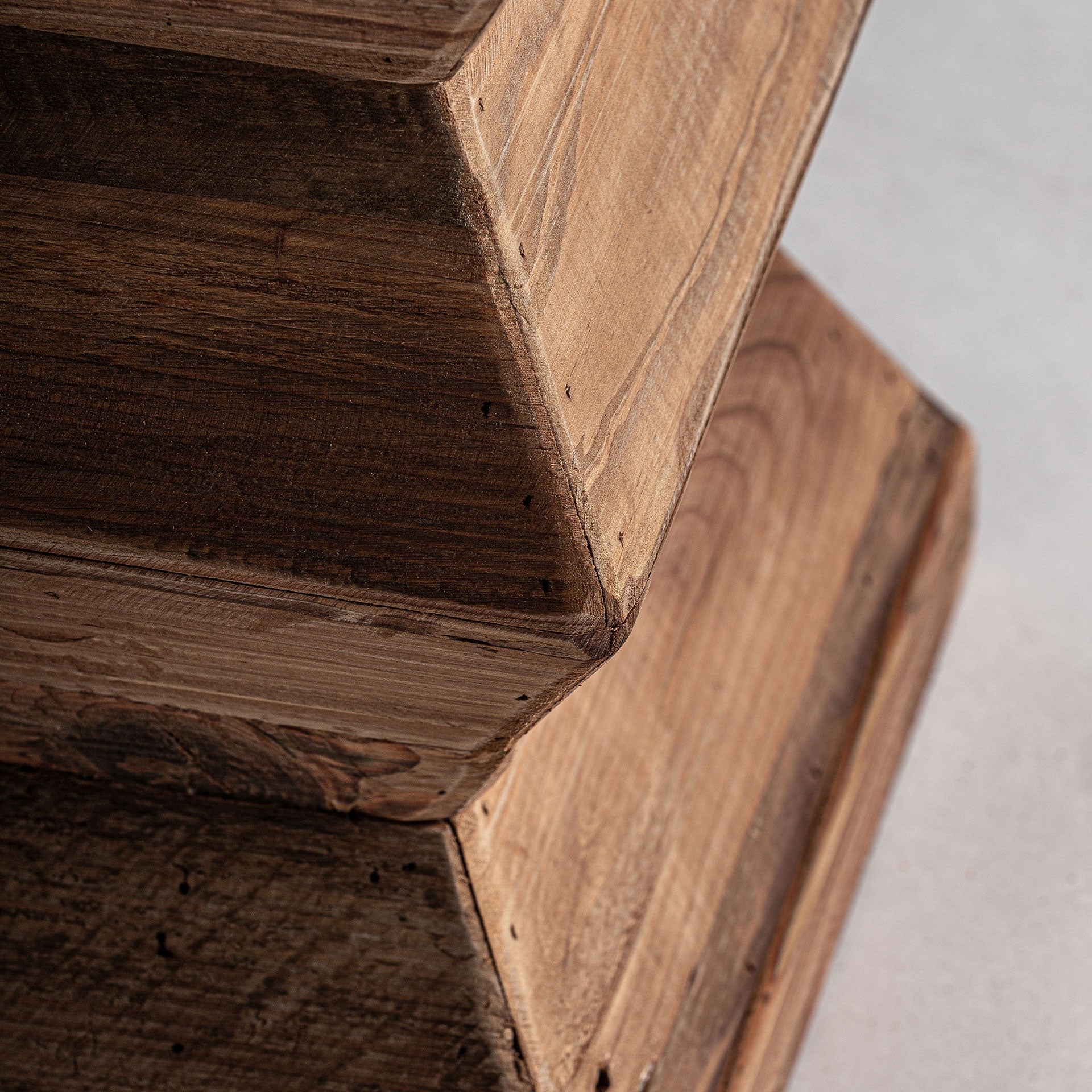 Houten kruk BREIVE van gerecycled grenen