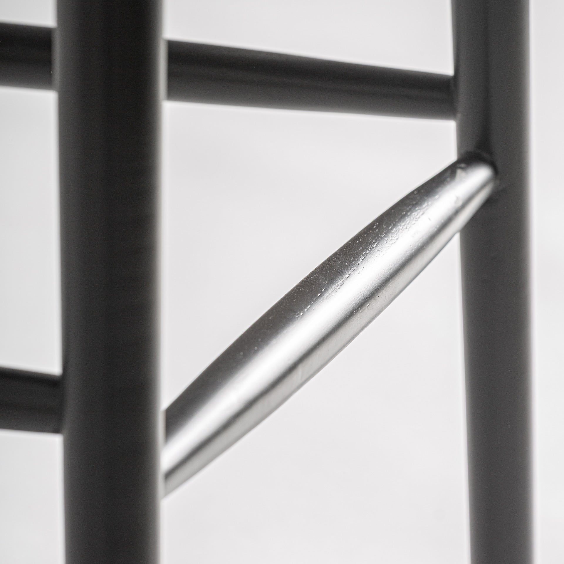Hocker ERLEC grijs met zwarte essen basis