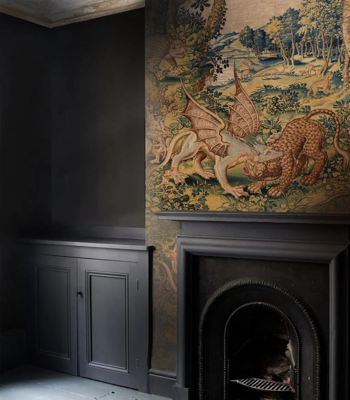 Animal-themed wallpaper DRAGON ARRAS sandy beige with green