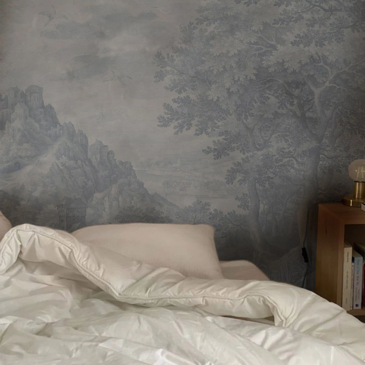 Tapete mit Waldlandschaft ETHEREAL FOREST BLAU blau mit grau