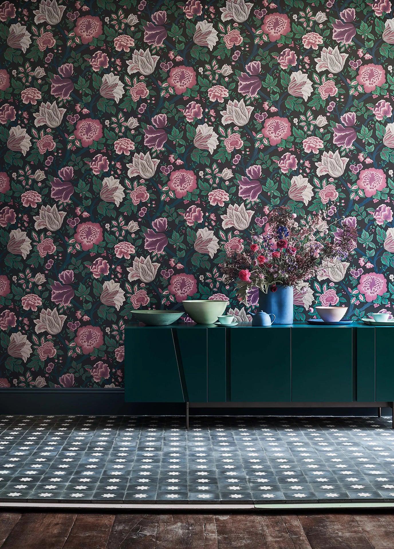 Behang met bloemenmotief THE PEARWOOD COLLECTION - Midsummer Bloom blauw