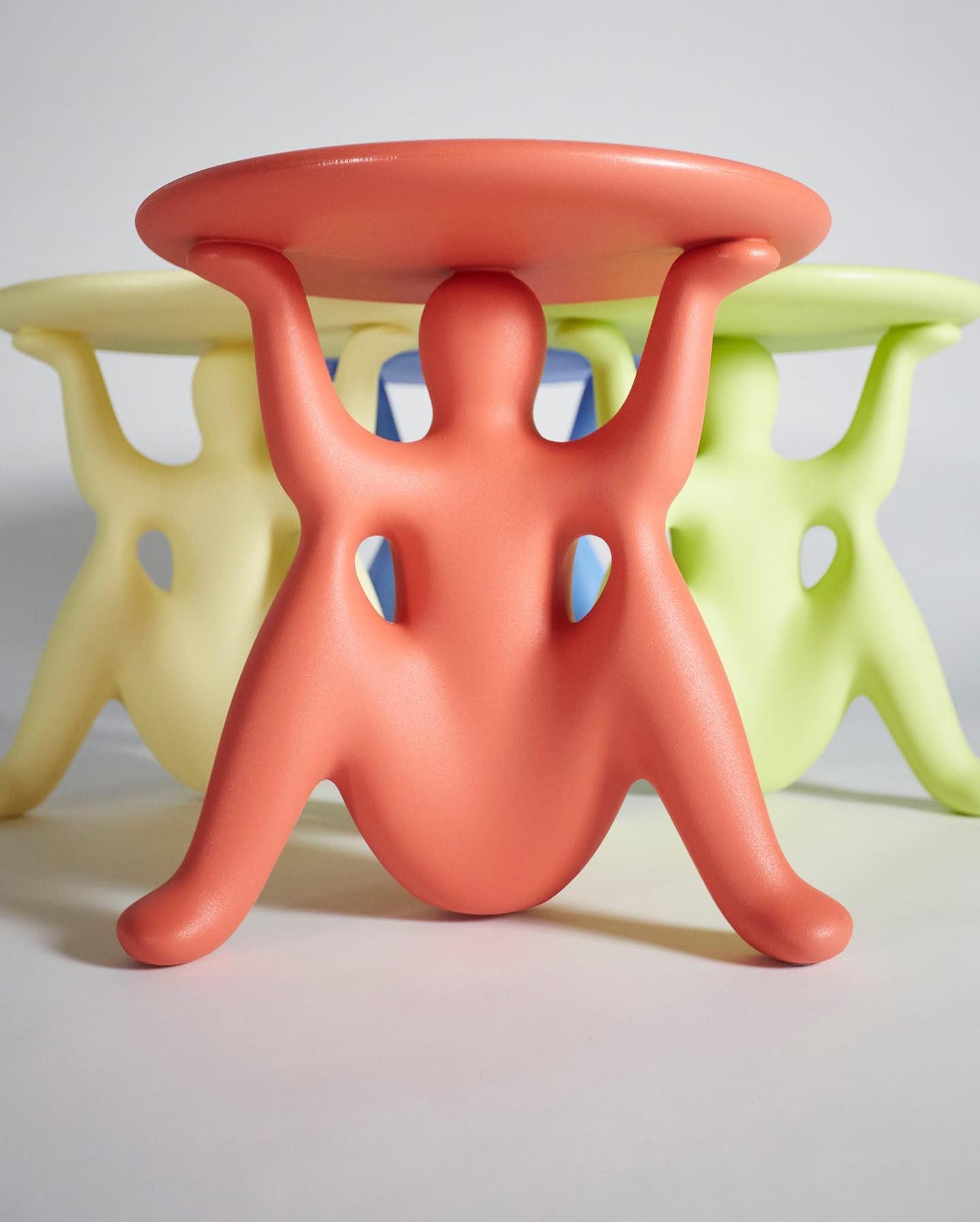 HELPYOURSELF side table terracotta