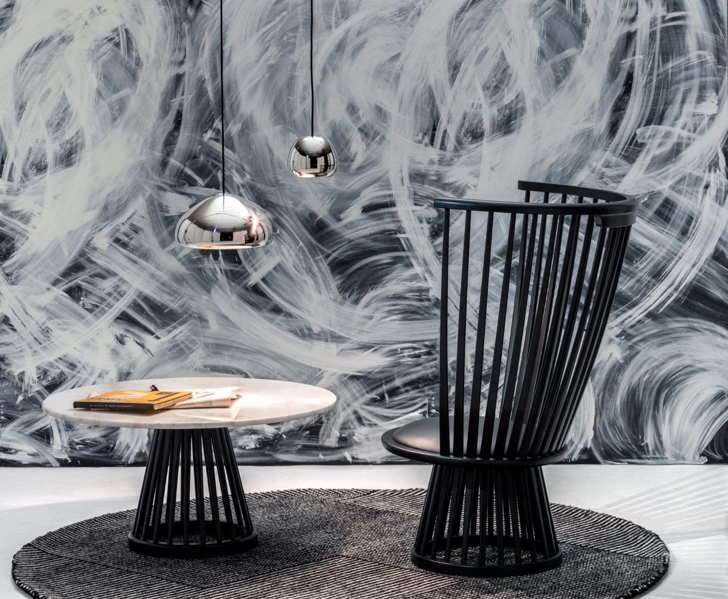 Couchtischventilator weißer Marmor mit einer schwarzen Basis