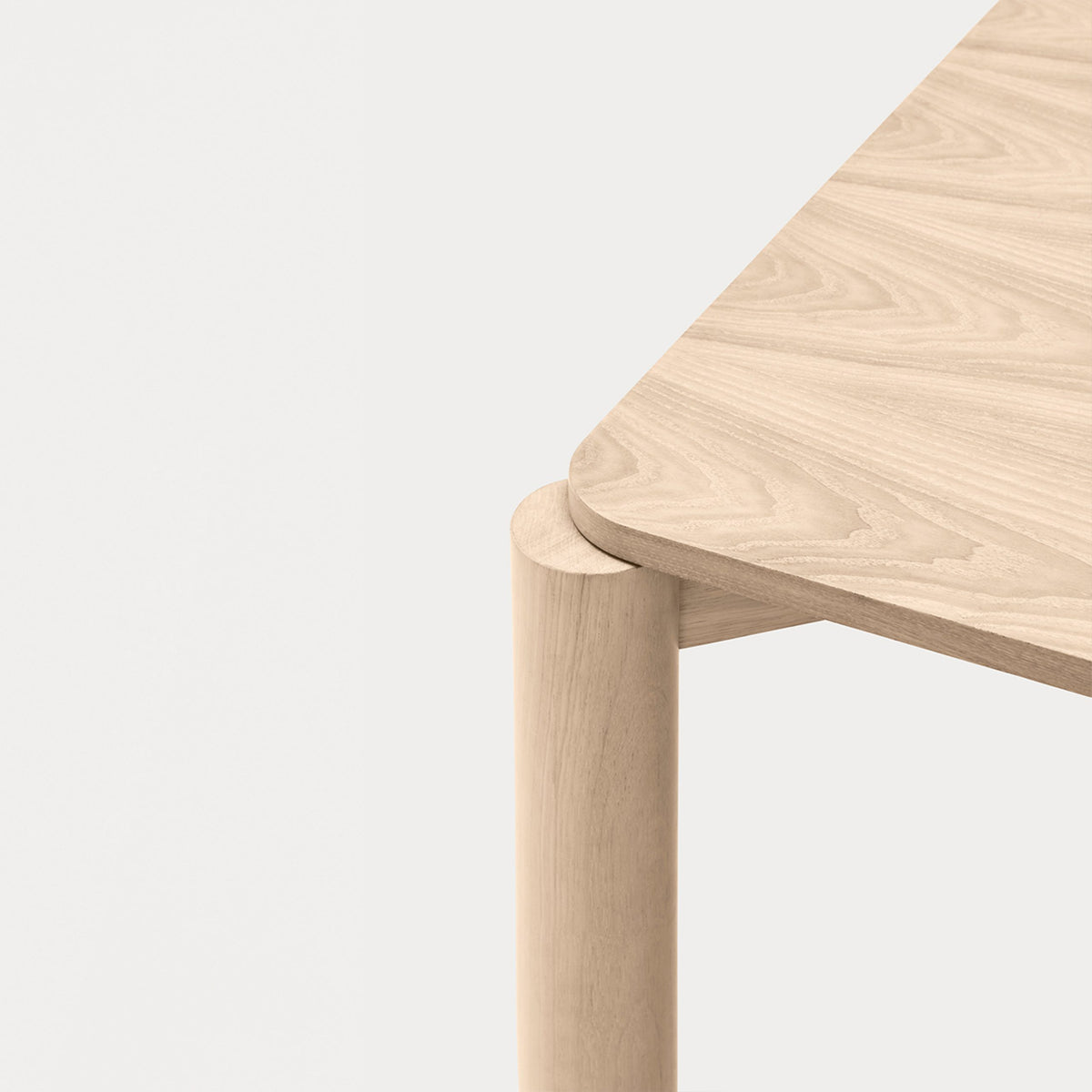 Uittrekbare tafel ATLAS fineer en massief hout