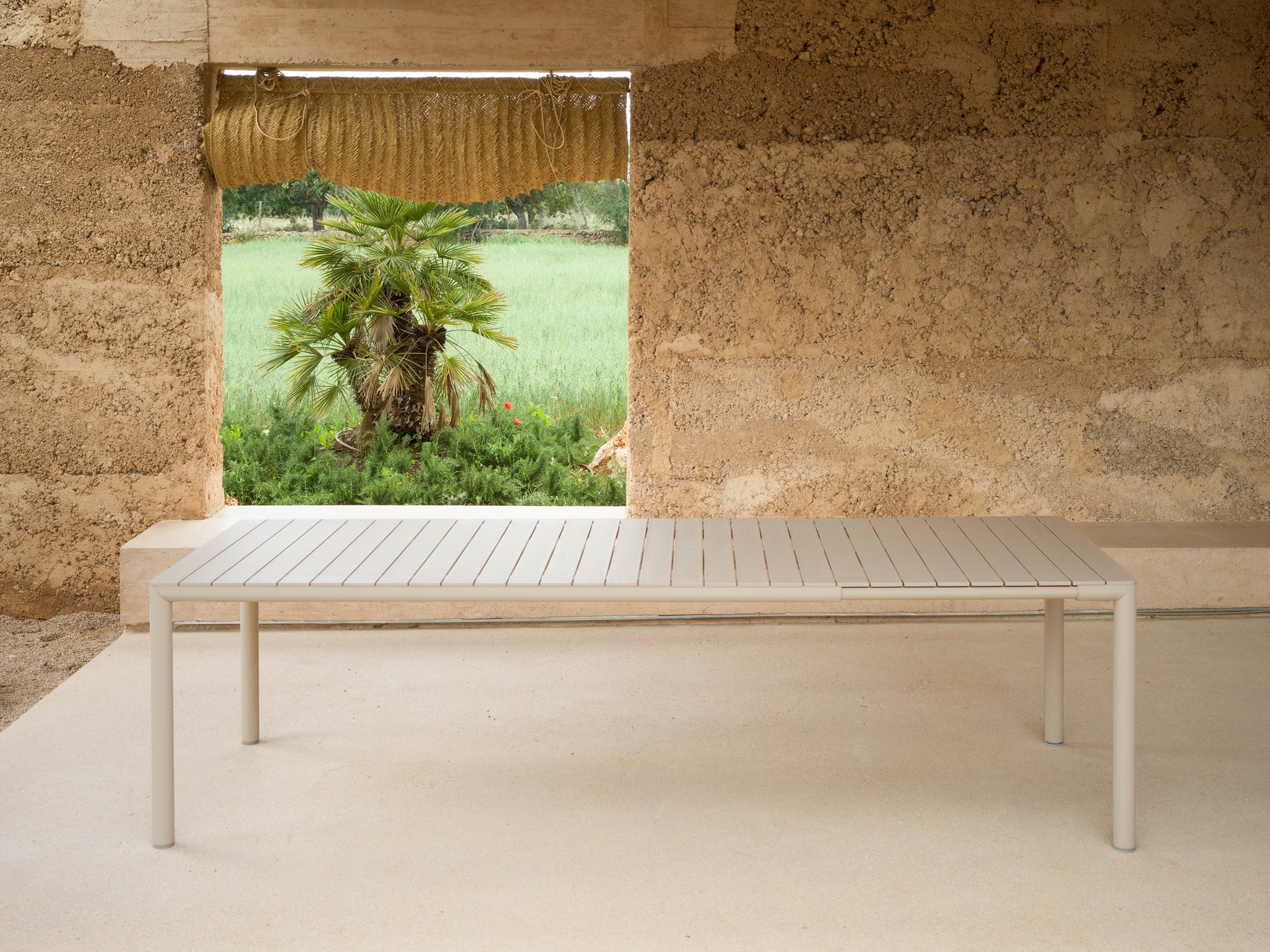 TEVERE Beige Extendable Outdoor Table