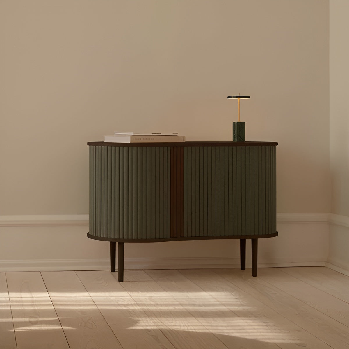 Dressoir AUDACIOUS groen met donker eikenhout