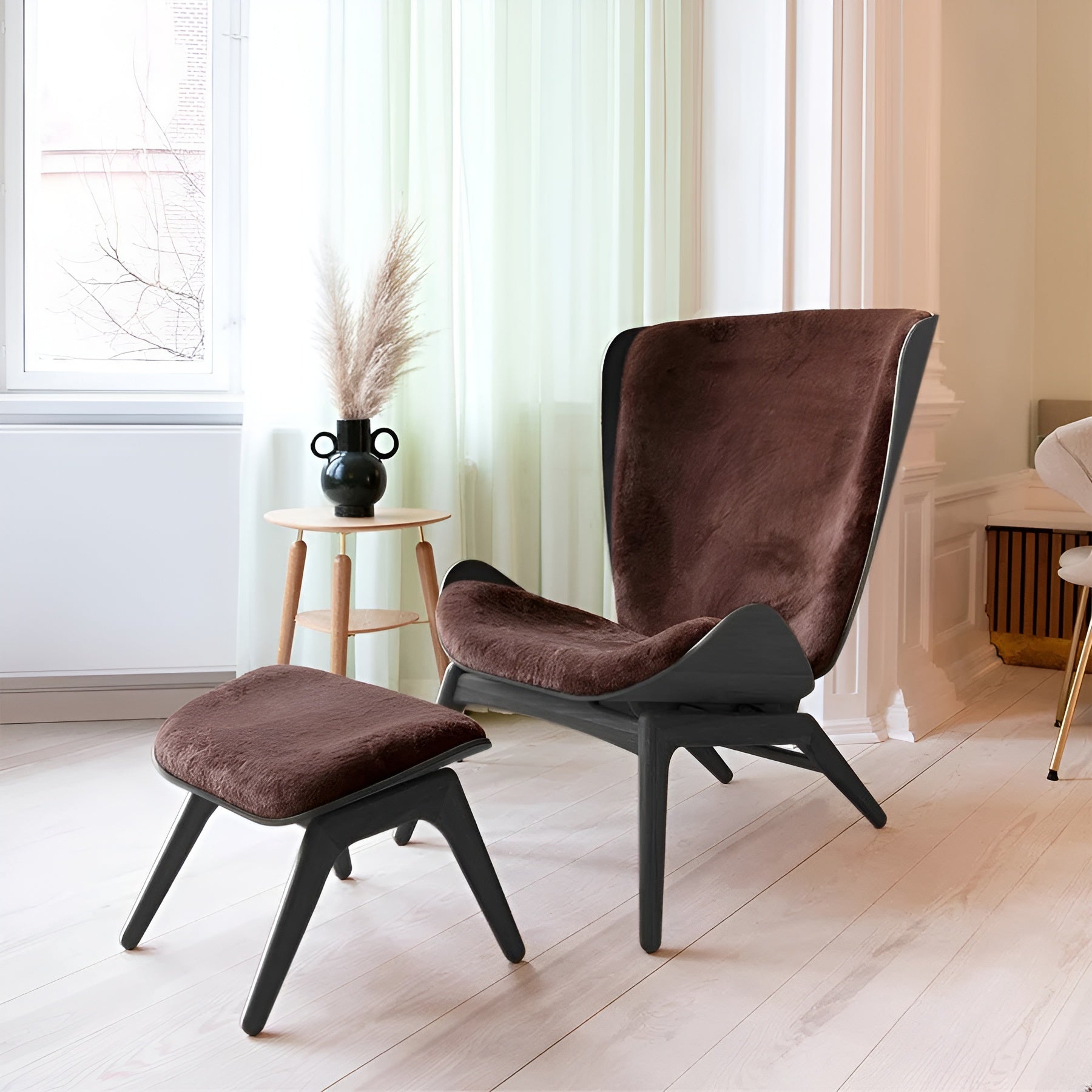 Fauteuil READER bruin leer met zwarte basis