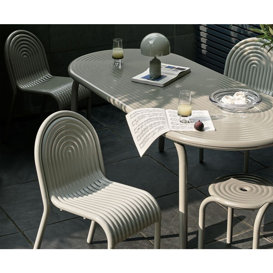 Externer Kaffeetisch Groove gebrochen weiß