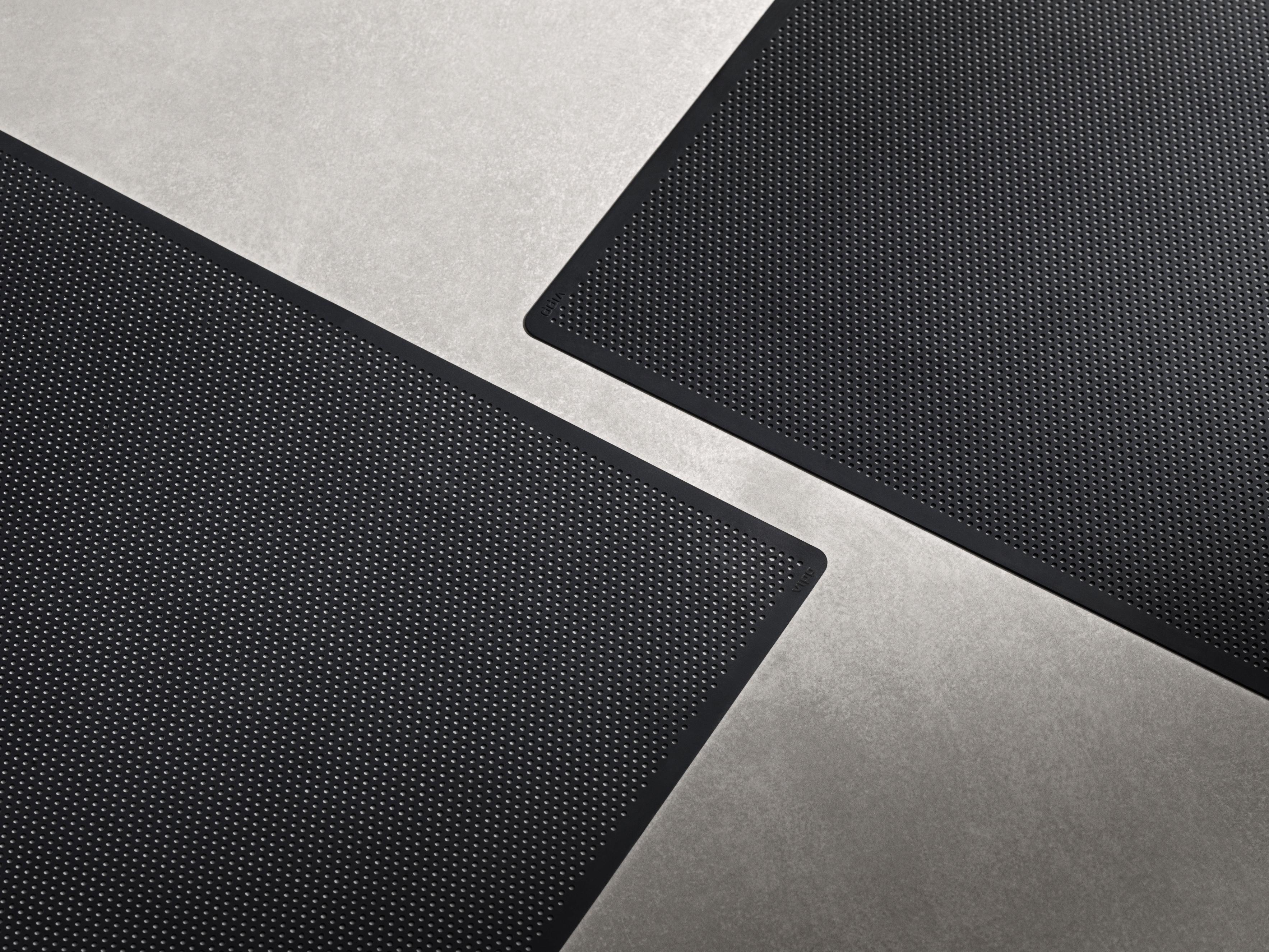 VIPP Black Table Mat