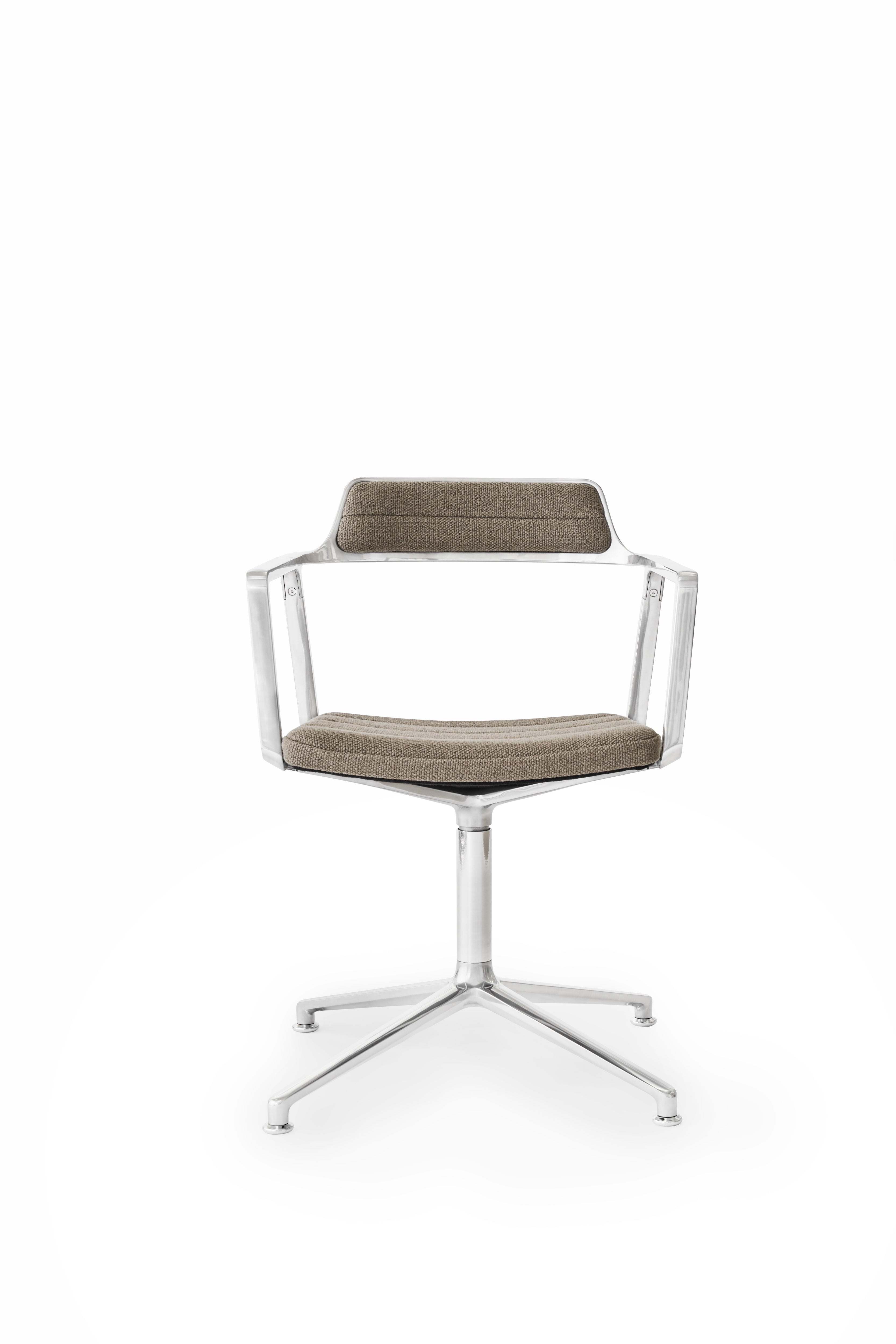 Bureau stoel 452 zandkleurige stof met metalen basis