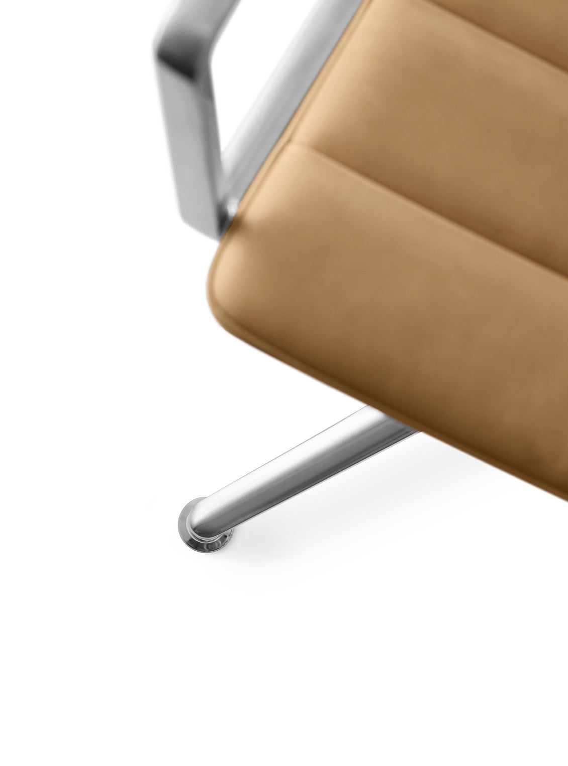 Bureau stoel 452 karamel leer met metalen basis