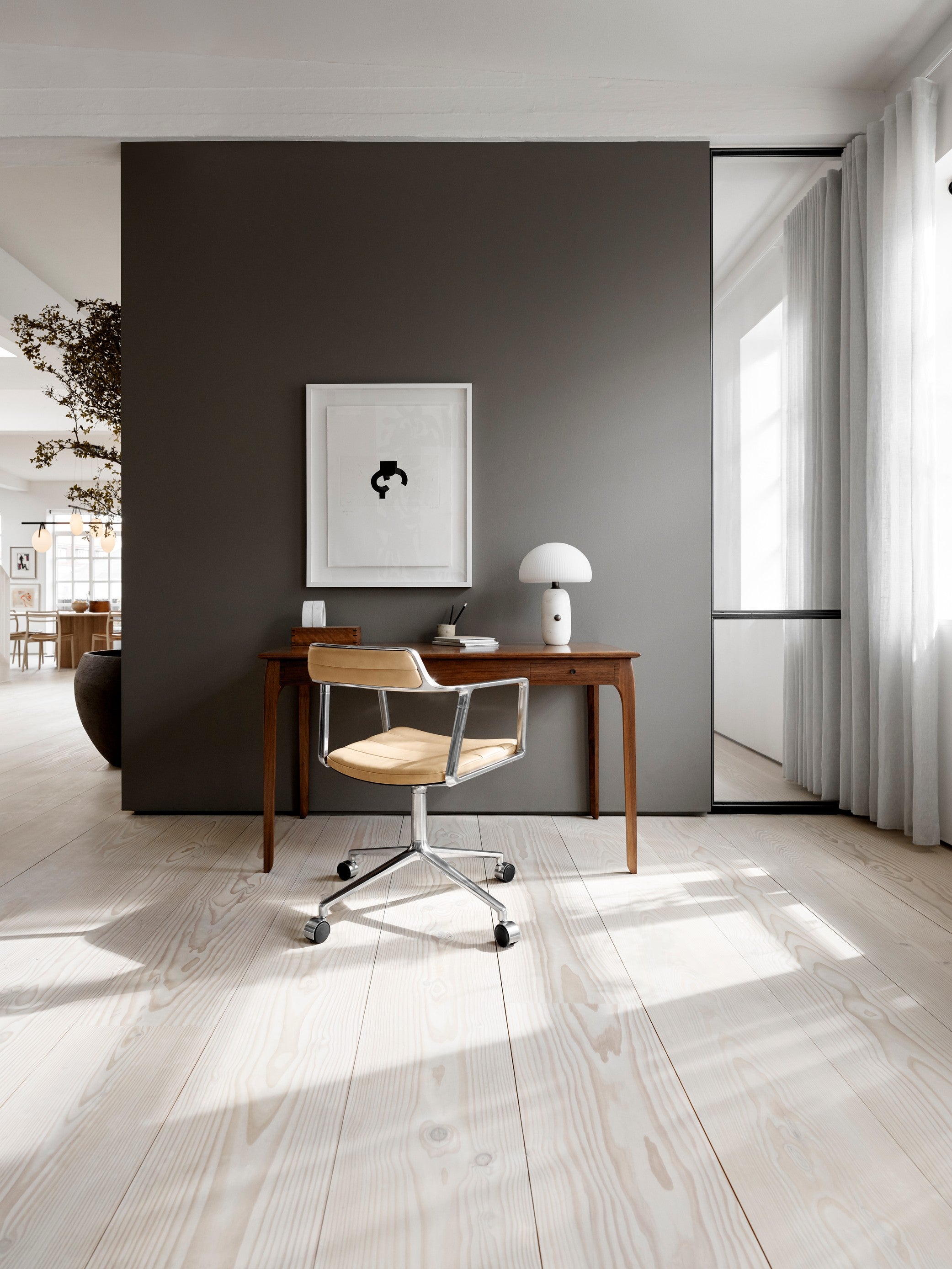 Bureau stoel 452 karamel leer met metalen basis