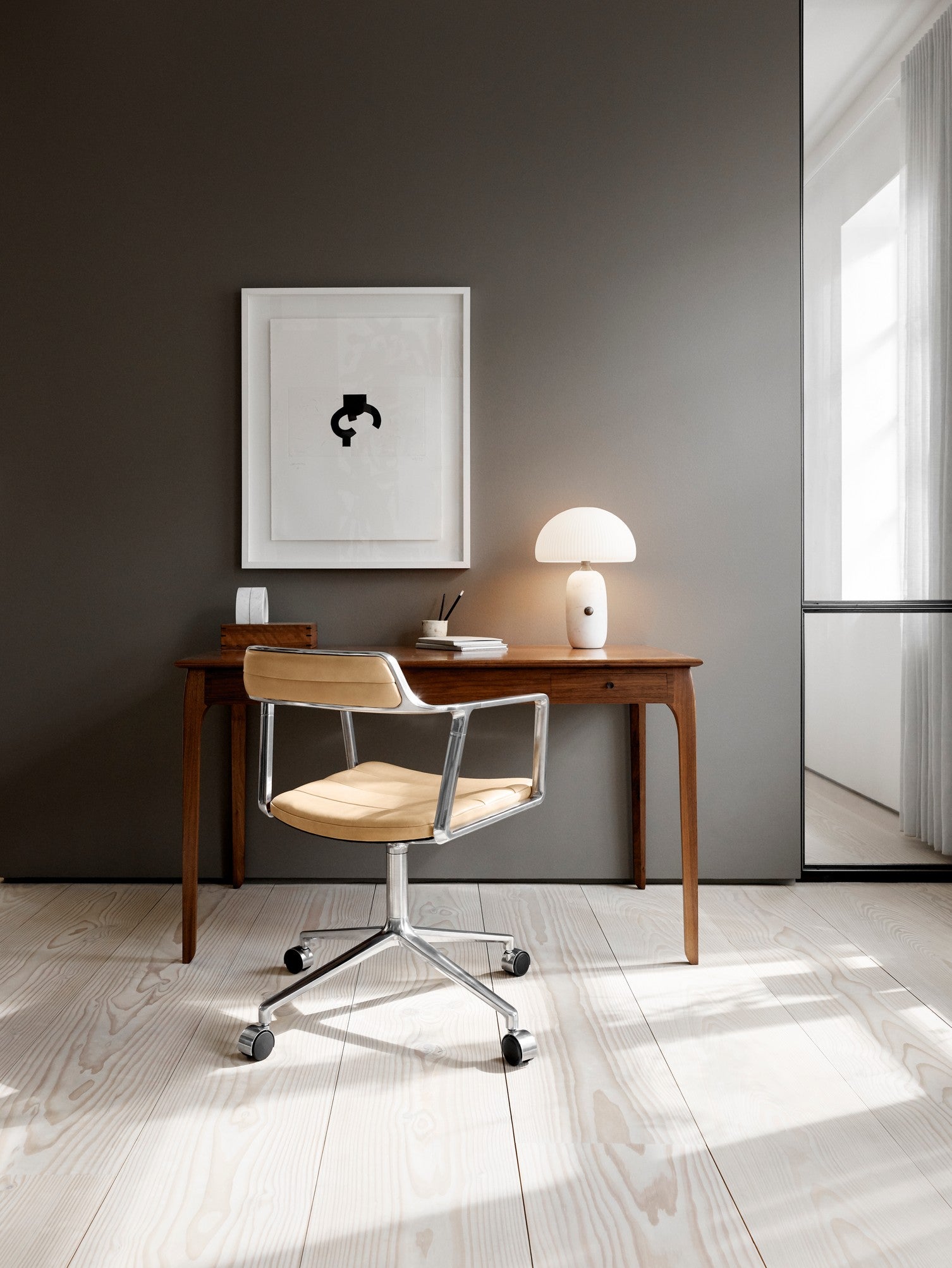 Bureau stoel 452 karamel leer met metalen basis