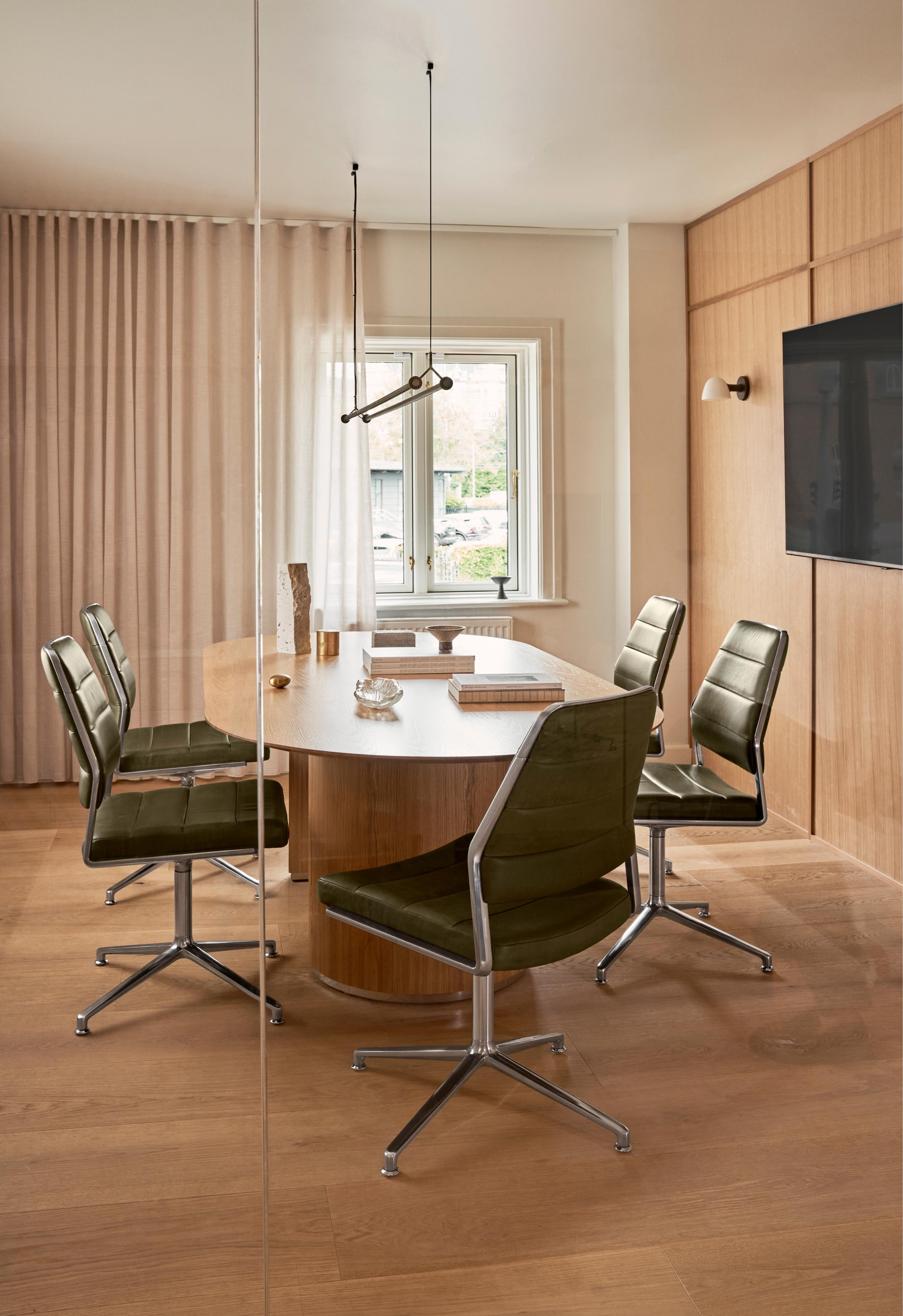 Bureau stoel 454 lichtgrijze stof met metalen basis