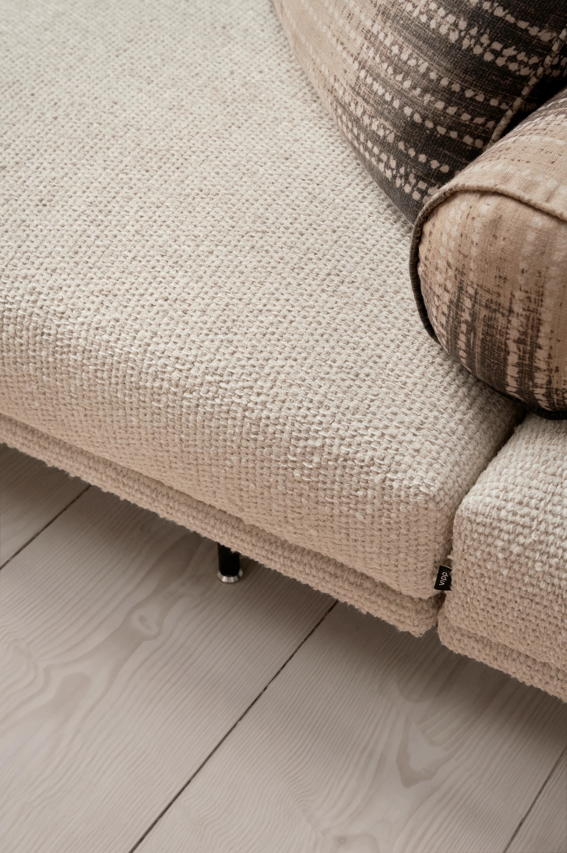 Sofa 3-zits LOFT bruin boucle met zwarte basis