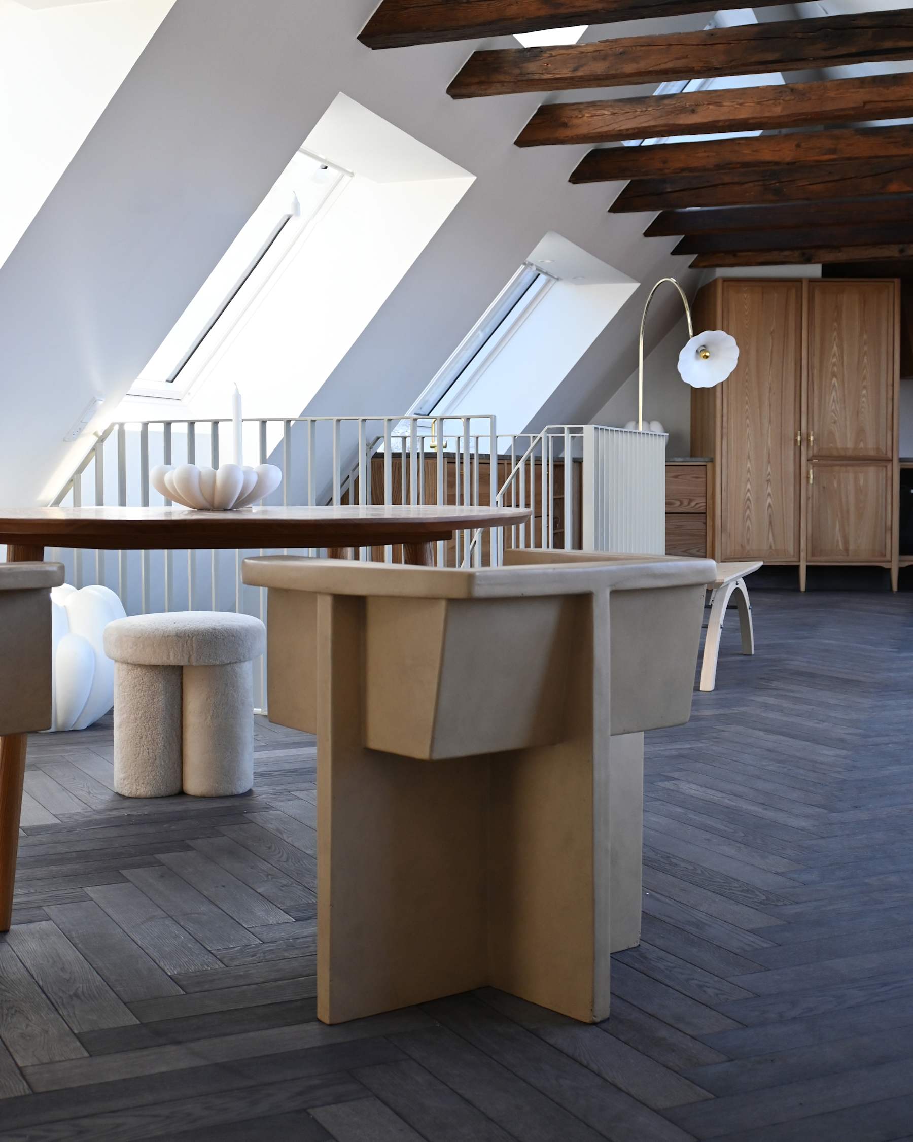 Hocker in schapenwol BIG FOOT zandkleurig