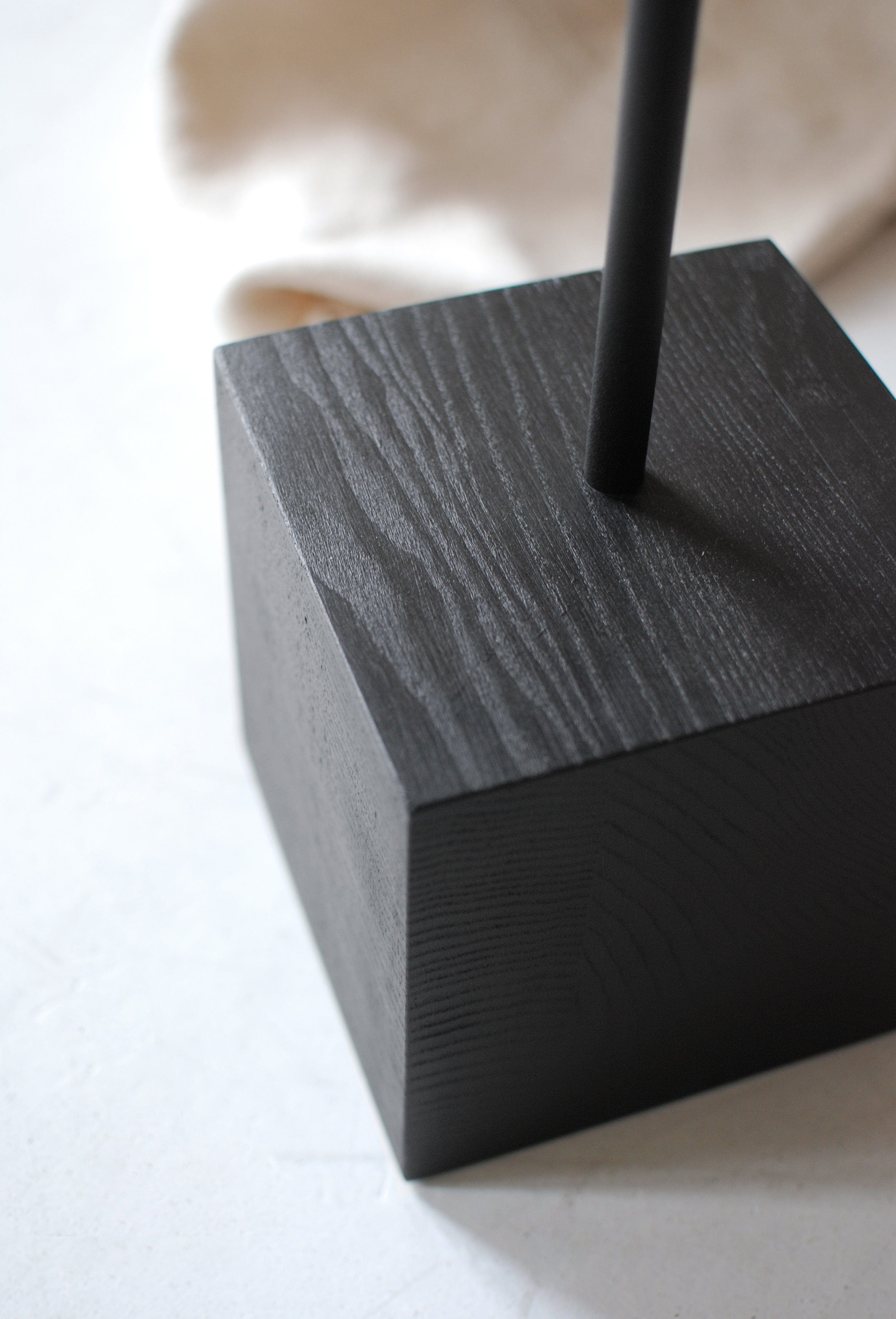 Stolik kawowy LEN jesion Salak    Eye on Design