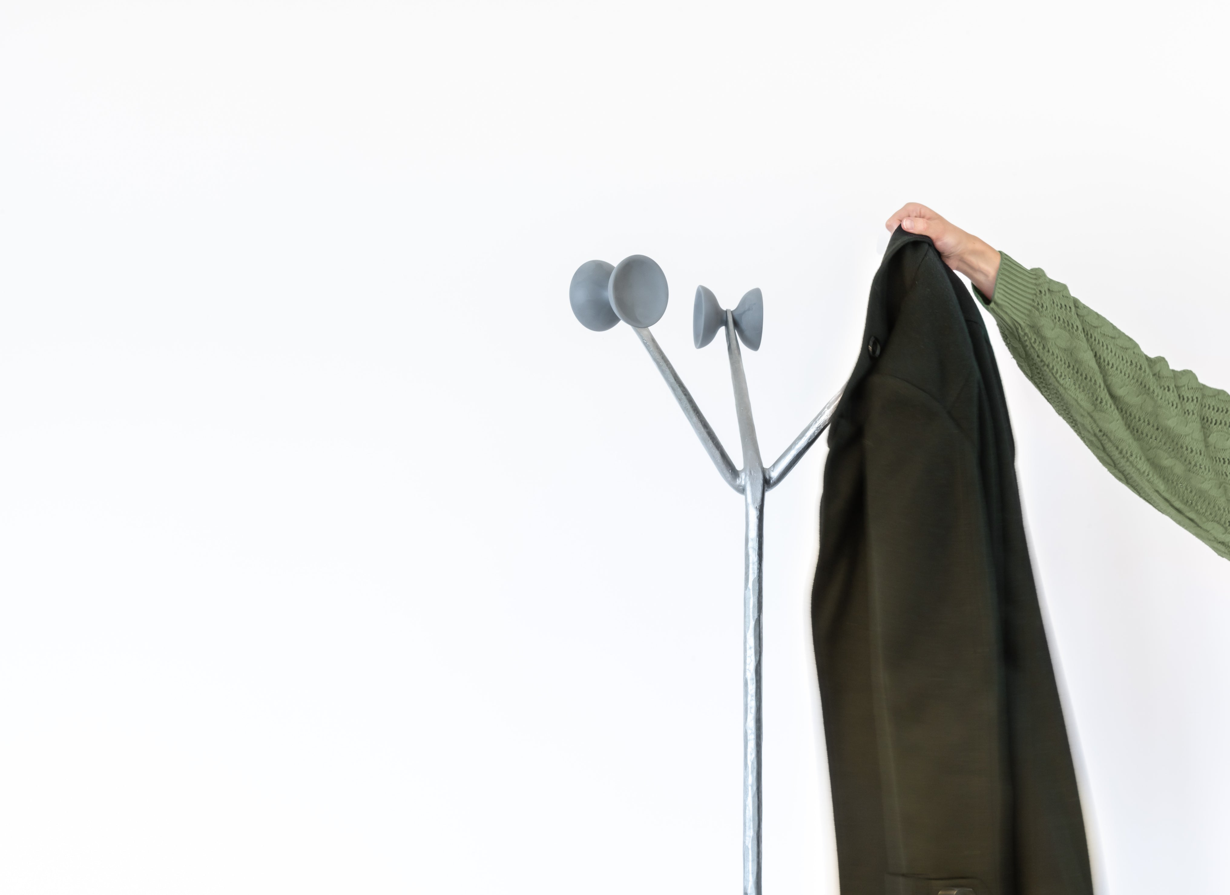 Stojak na płaszcze OFFICINA czarny i czarny Magis    Eye on Design