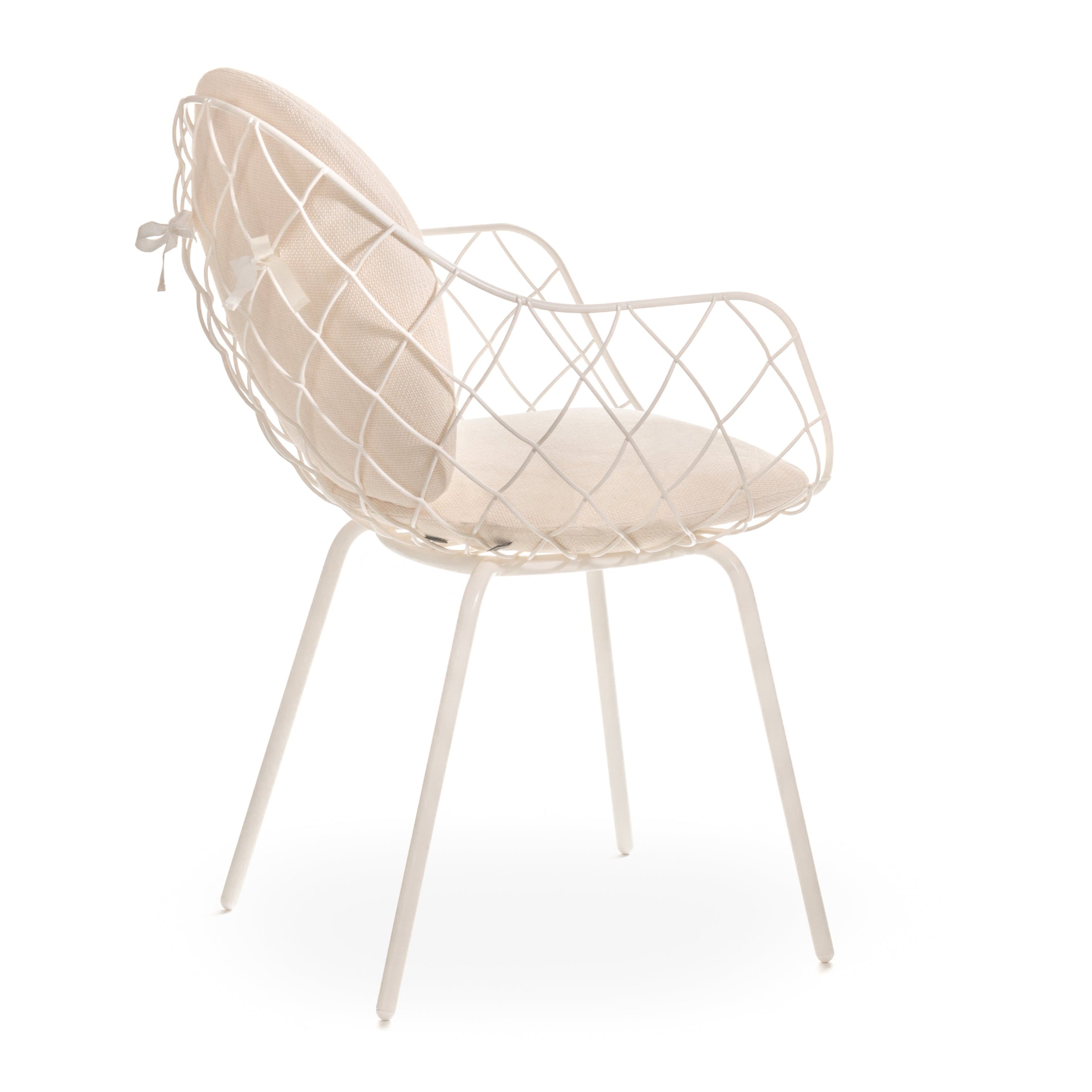 Krzesło druciane zewnętrzne PIÑA białe nogi z białą poduszką Magis    Eye on Design