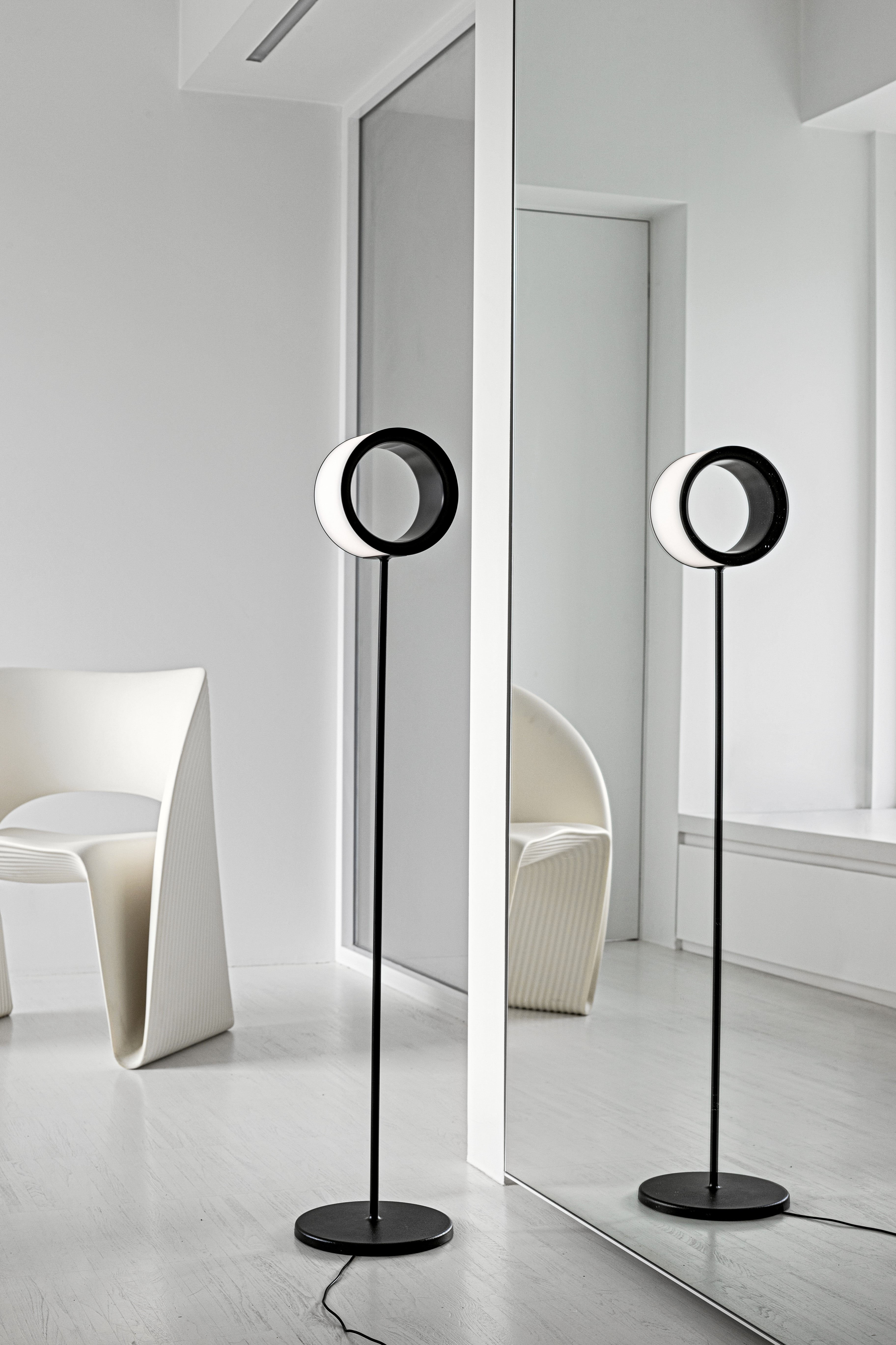 Niskie krzesło RAVIOLO żółty Magis    Eye on Design