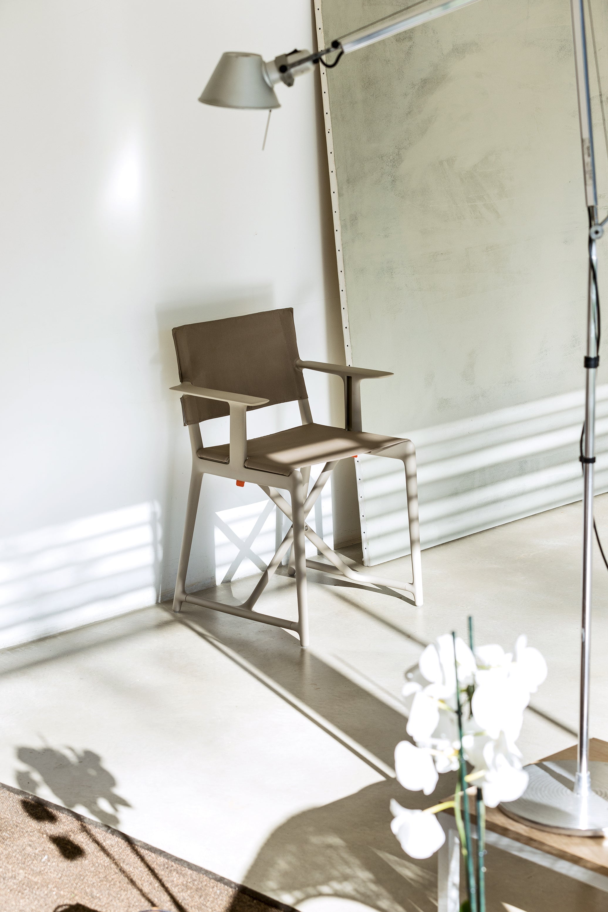 Krzesło reżyserskie STANLEY taupe Magis    Eye on Design