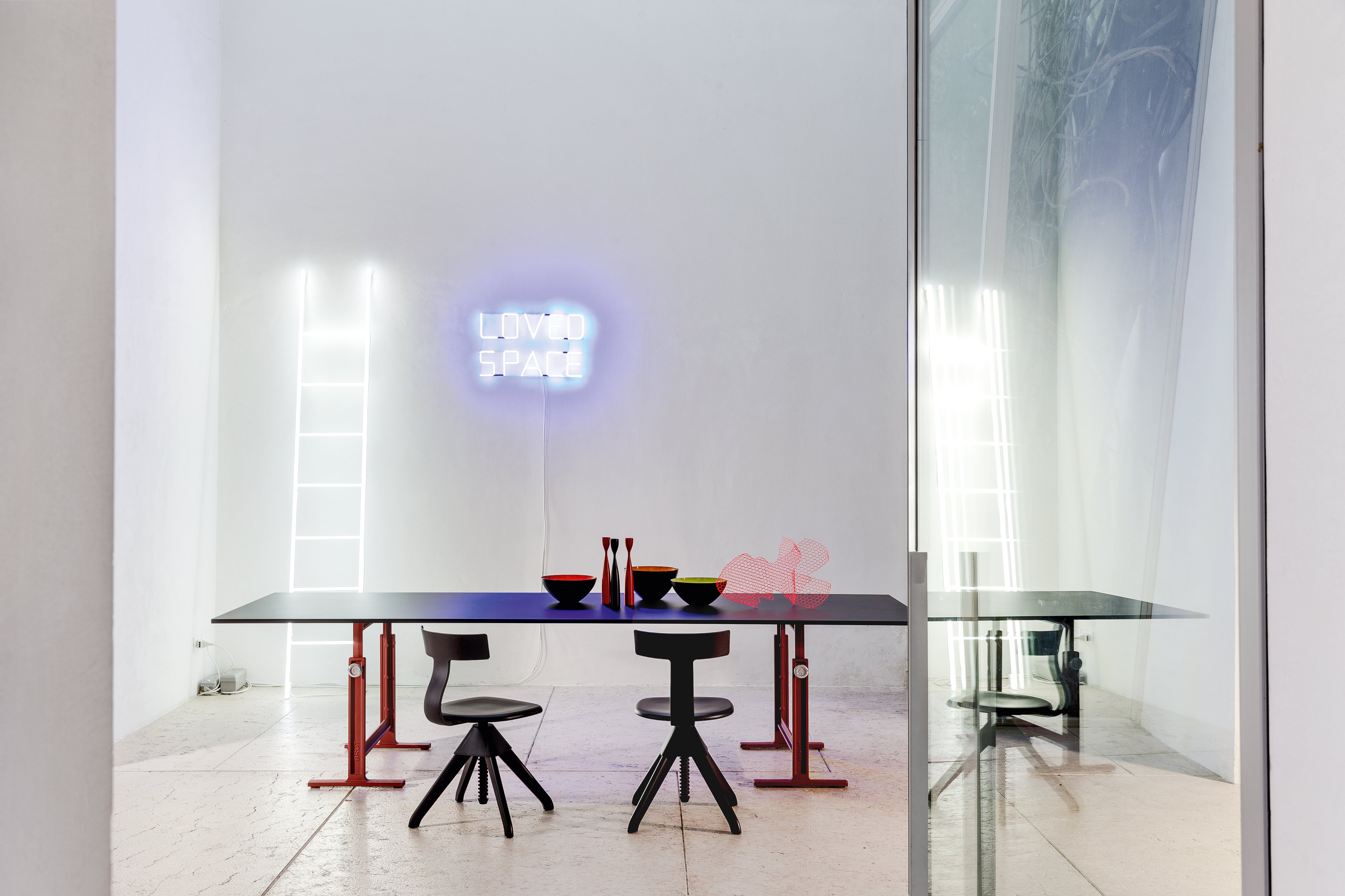 Krzesło TUFFY DZIKA BANDA cały czarny Magis    Eye on Design