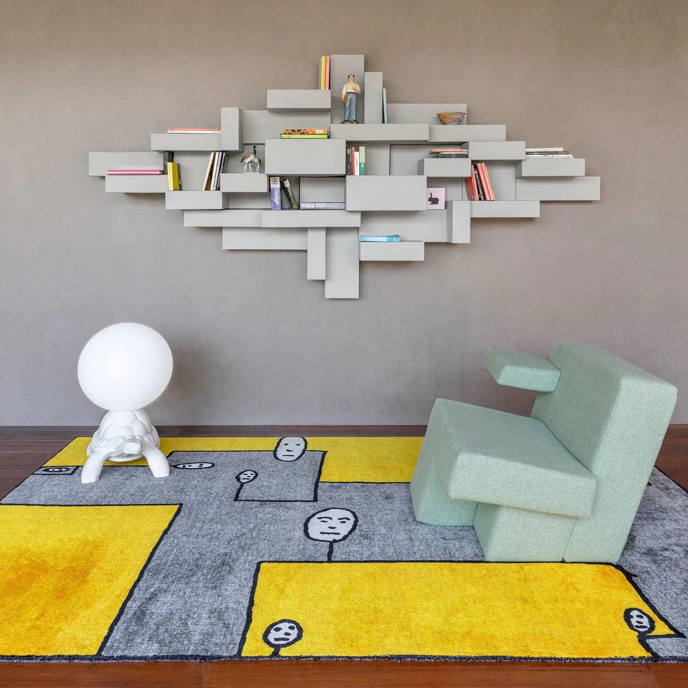 Półka na książki PRIMITIVE szary Qeeboo    Eye on Design