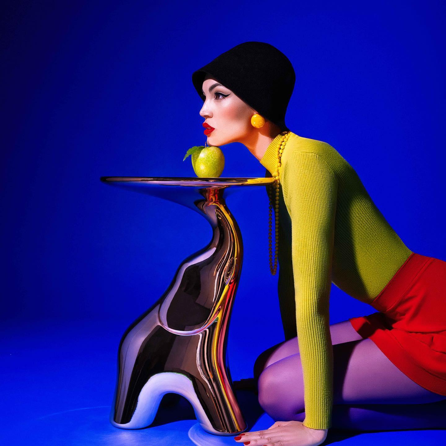 Stolik PAKO szary Qeeboo    Eye on Design